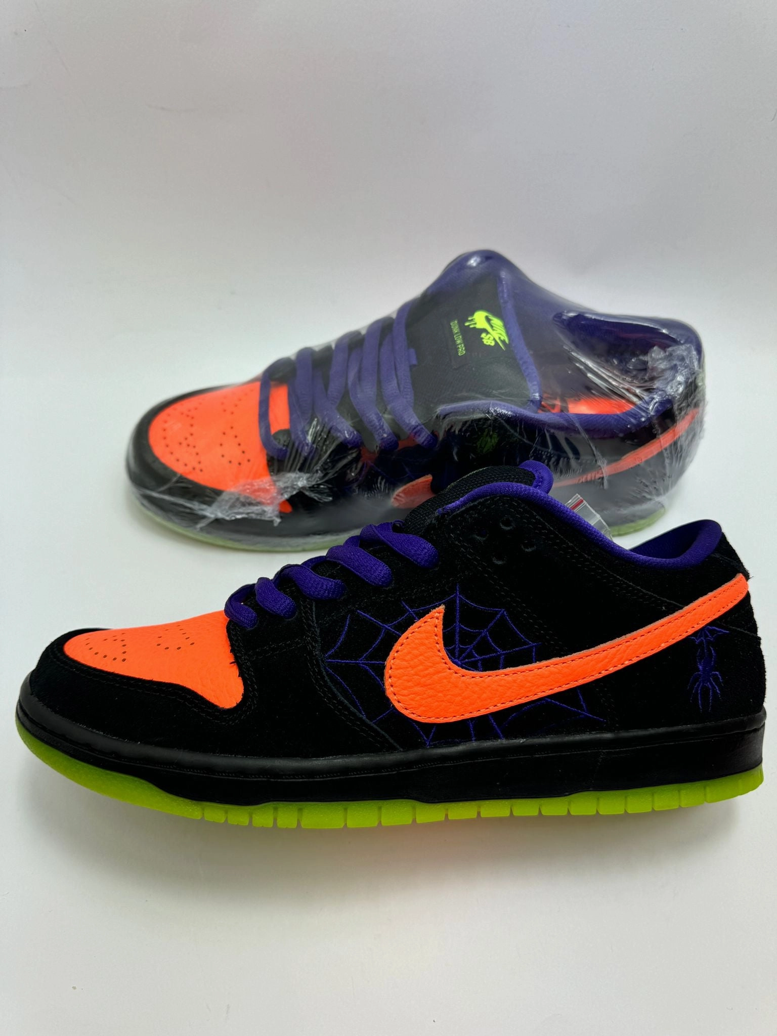 Nike SB Dunk Low "Night of Mischief Halloween" running during the day shoes youth trend