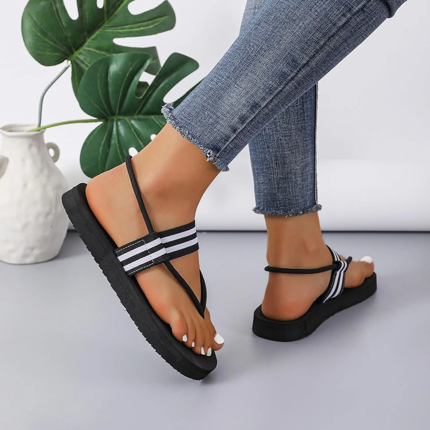 Flip Flop for Women Ankle Strap Trendy Flat Womens Sandals Casual Slip On Comfortable Beach Open Toe Summer Thong Sandals
