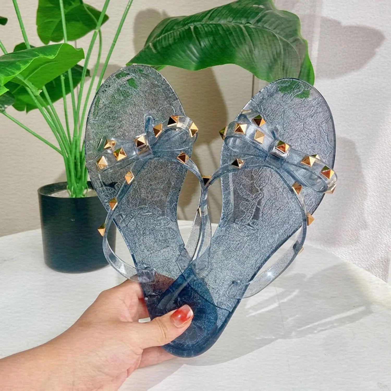 Flip Flops Comfortable Summer Beach Thong Sandals Shower Flip Flops Slip on Lightweight Athletic Thong Sandals