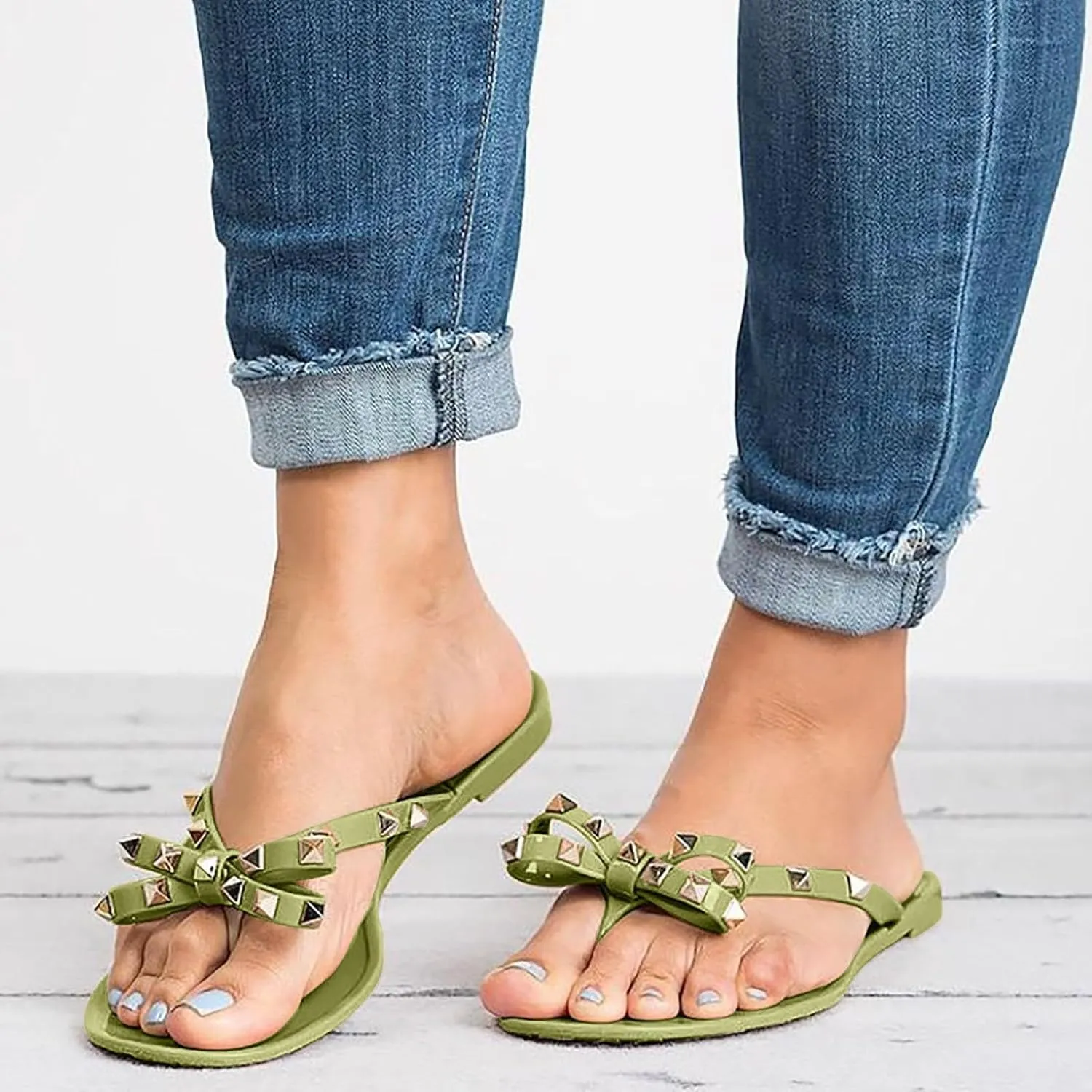 Flip Flops Comfortable Summer Beach Thong Sandals Shower Flip Flops Slip on Lightweight Athletic Thong Sandals