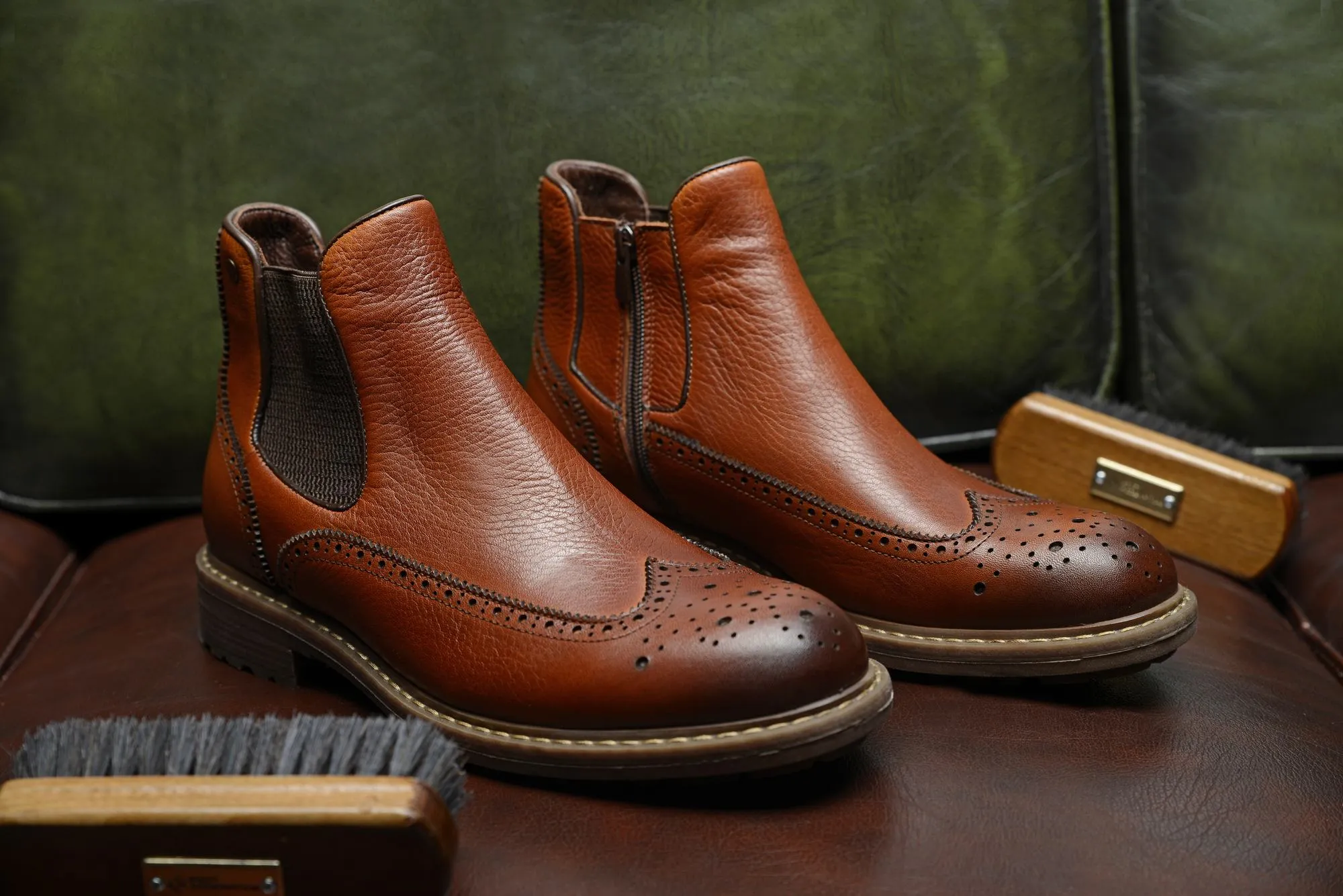 FOOT FEDERATION CHELSEA WINGTIP MENS BOOT TOBACCO