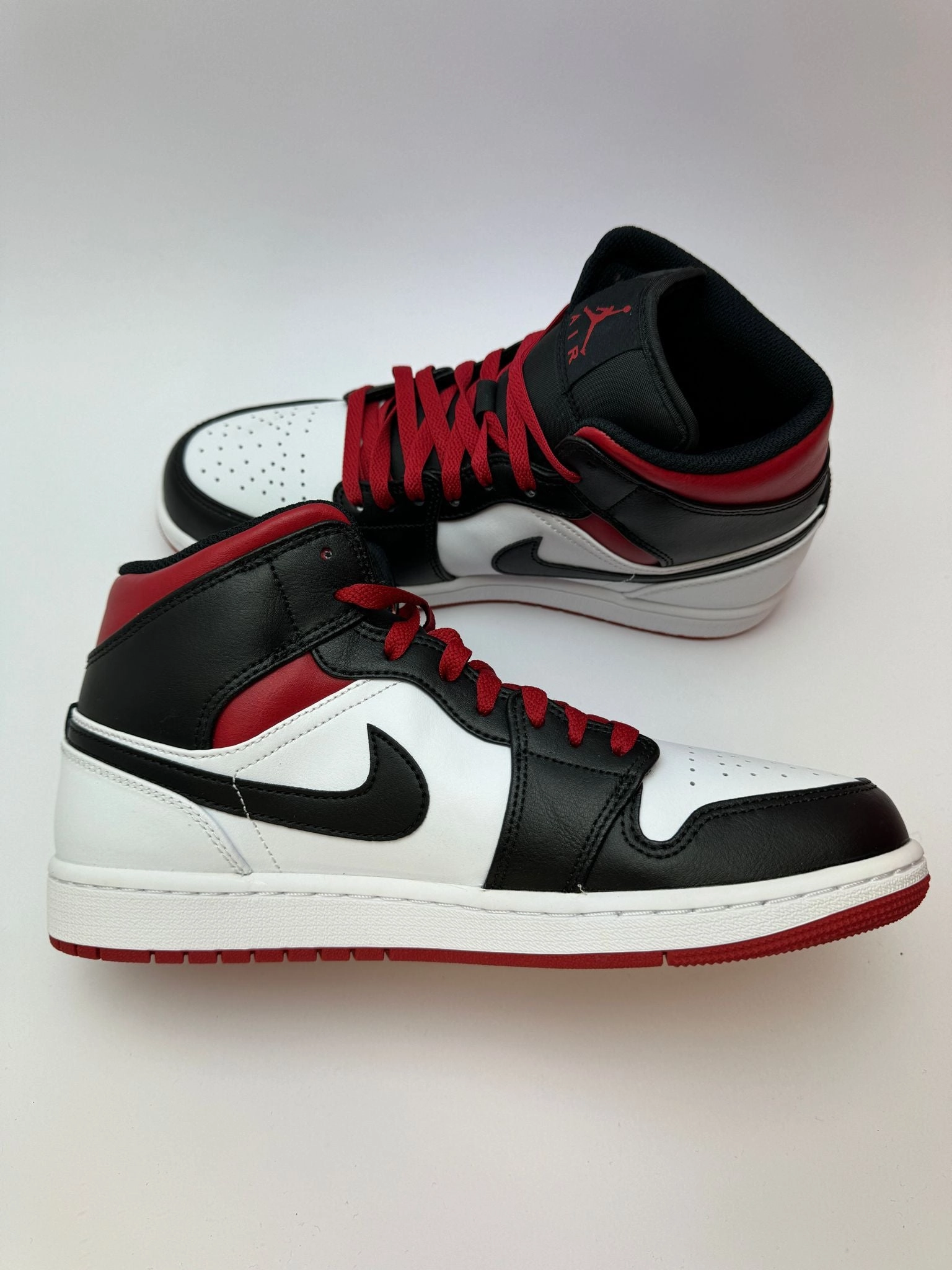 Modern sole Active Choice Air Jordan 1 Mid "Gym Red Black Toe"