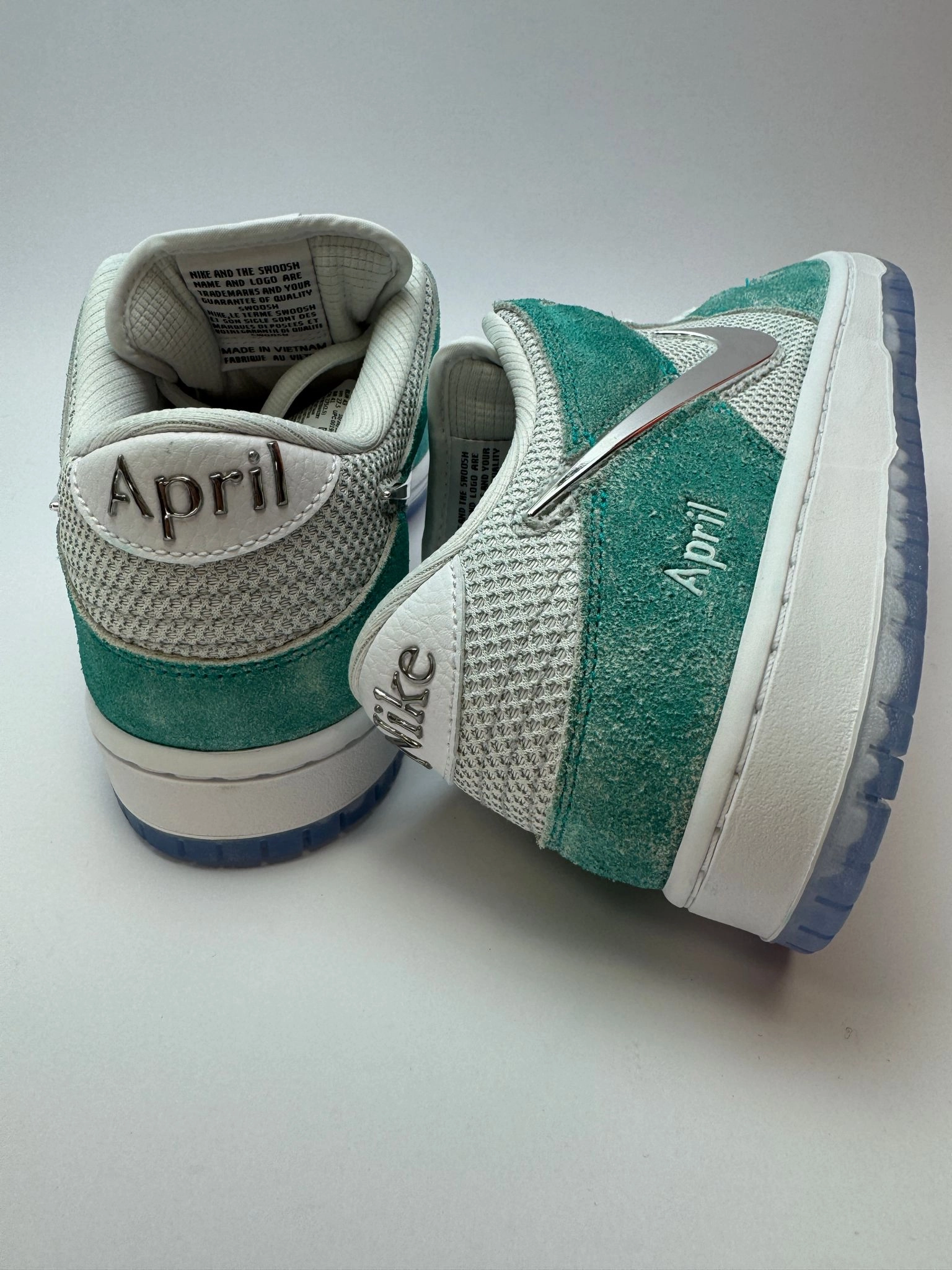 Nike SB Dunk Low "April Skateboards" material - innovation Machine washable care