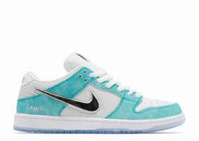 Nike SB Dunk Low April Skateboards Training session