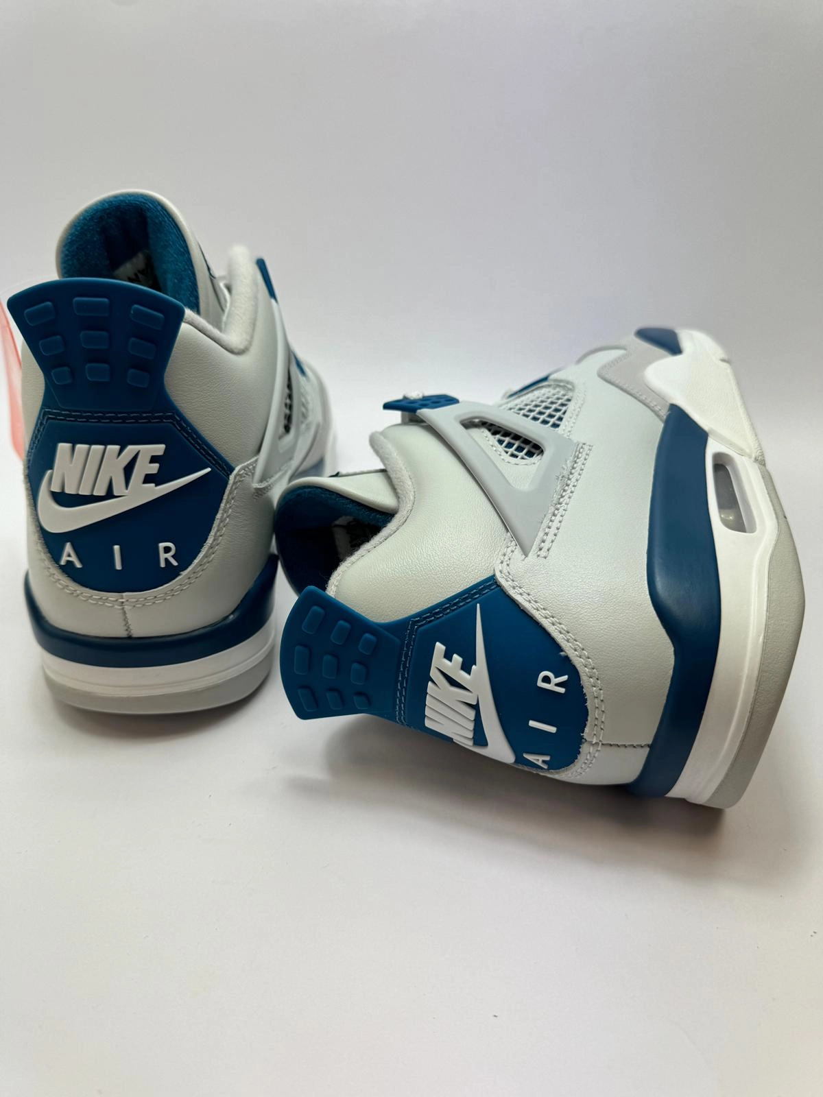 cushioned - footbed - material shoes Shock Reducing Jordan 4 Retro "Military Blue (2024)"