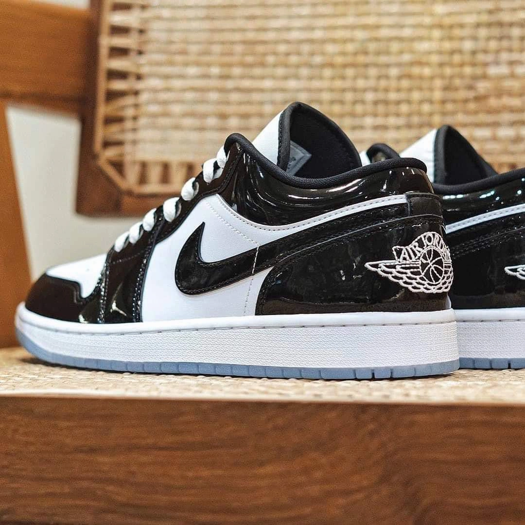 Jordan 1 Low SE Concord All-around silhouette