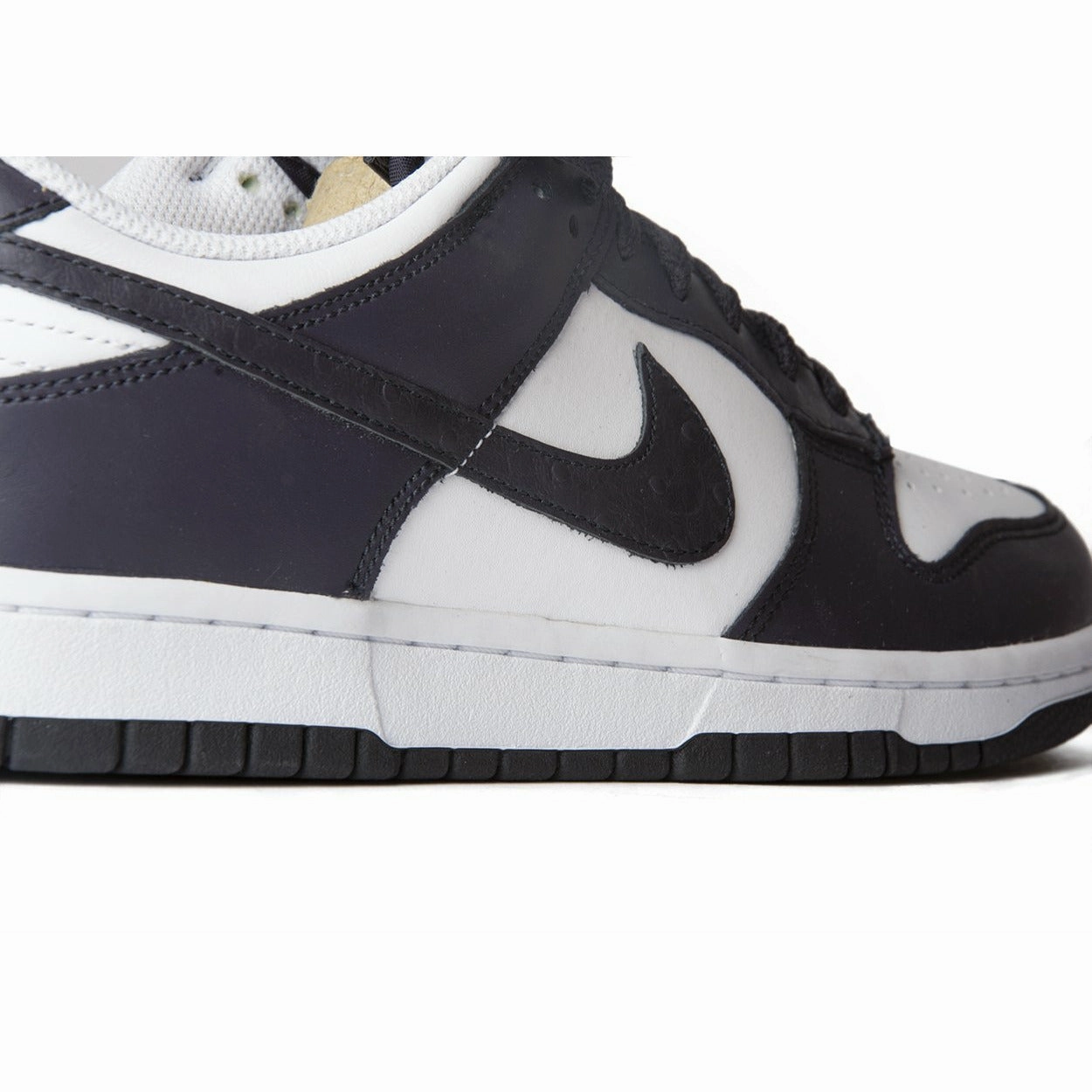running in flat terrain shoes Dunk Low