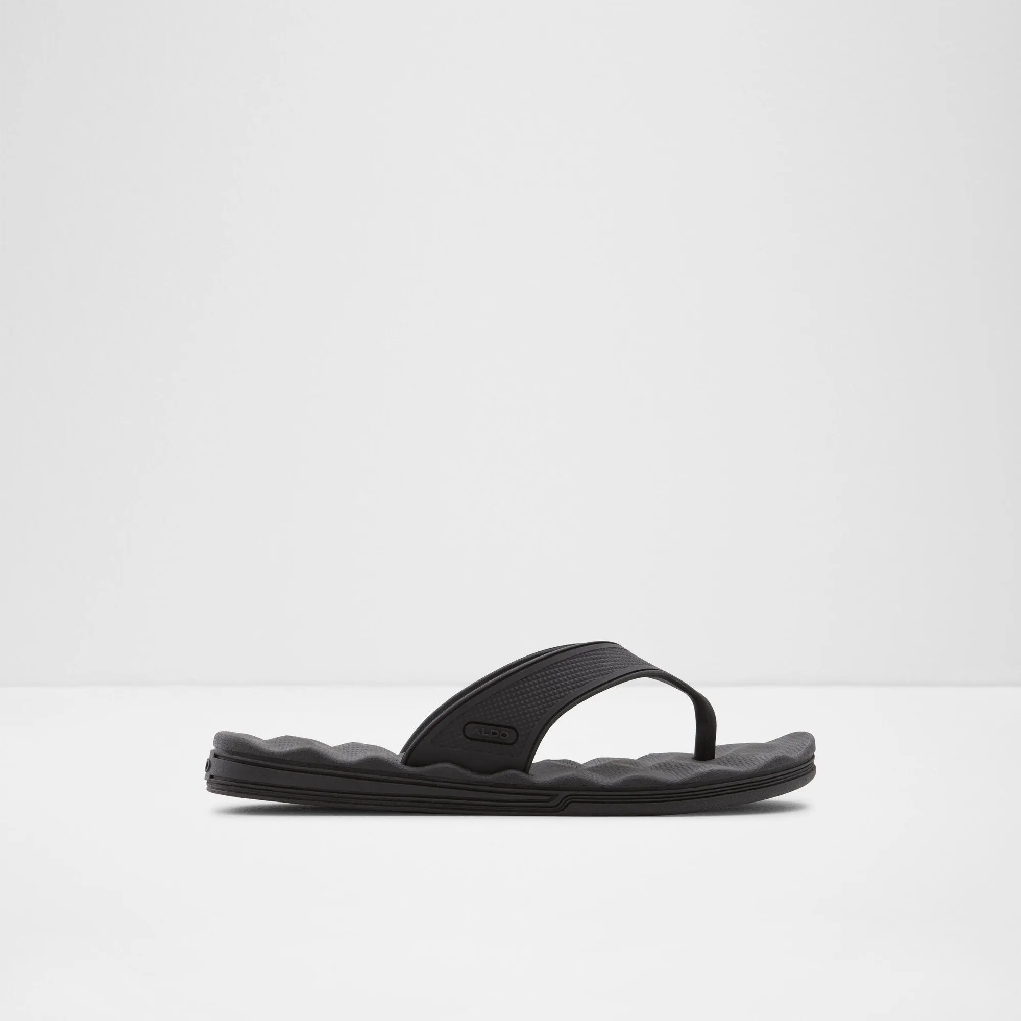 Haciendo Thong Sandals