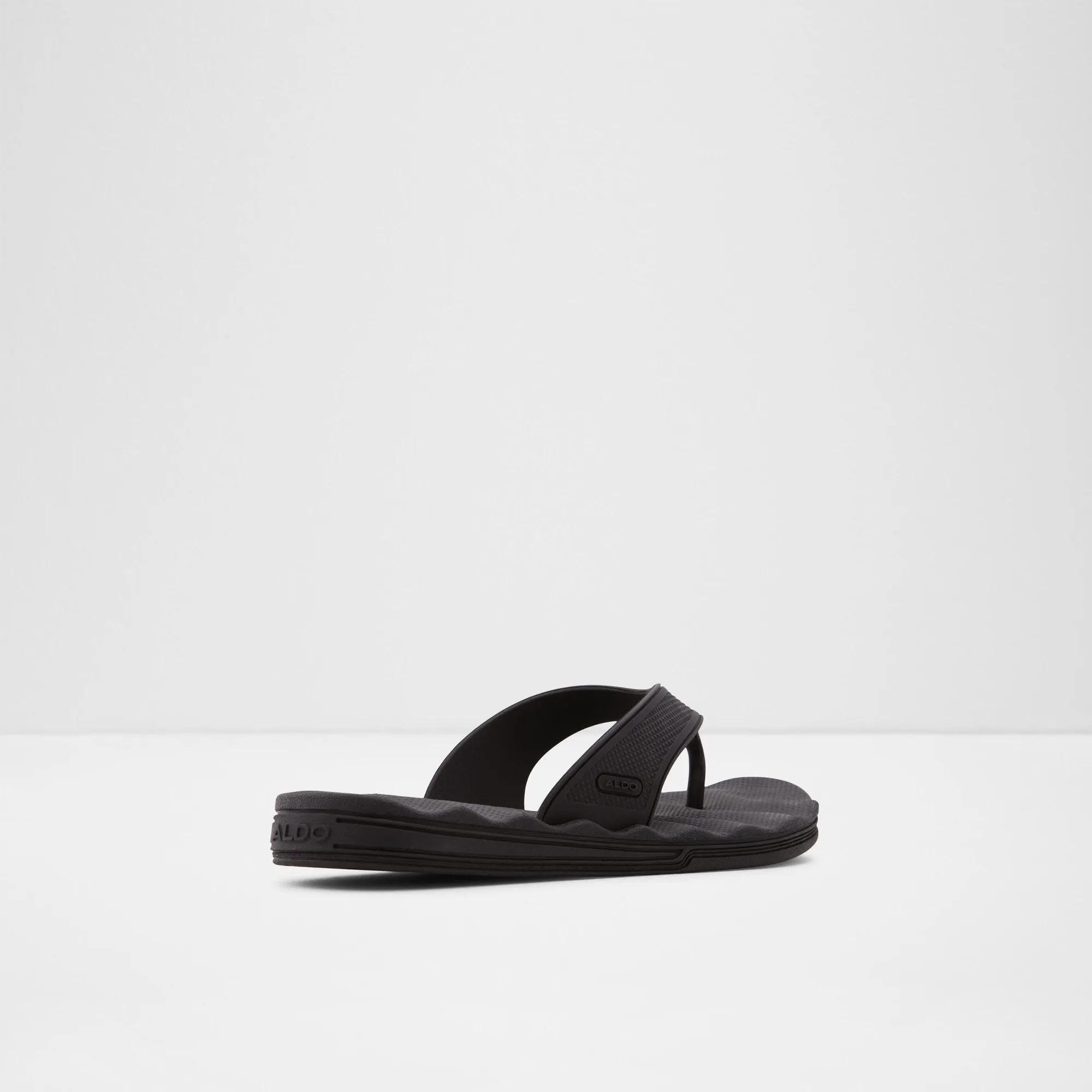 Haciendo Thong Sandals