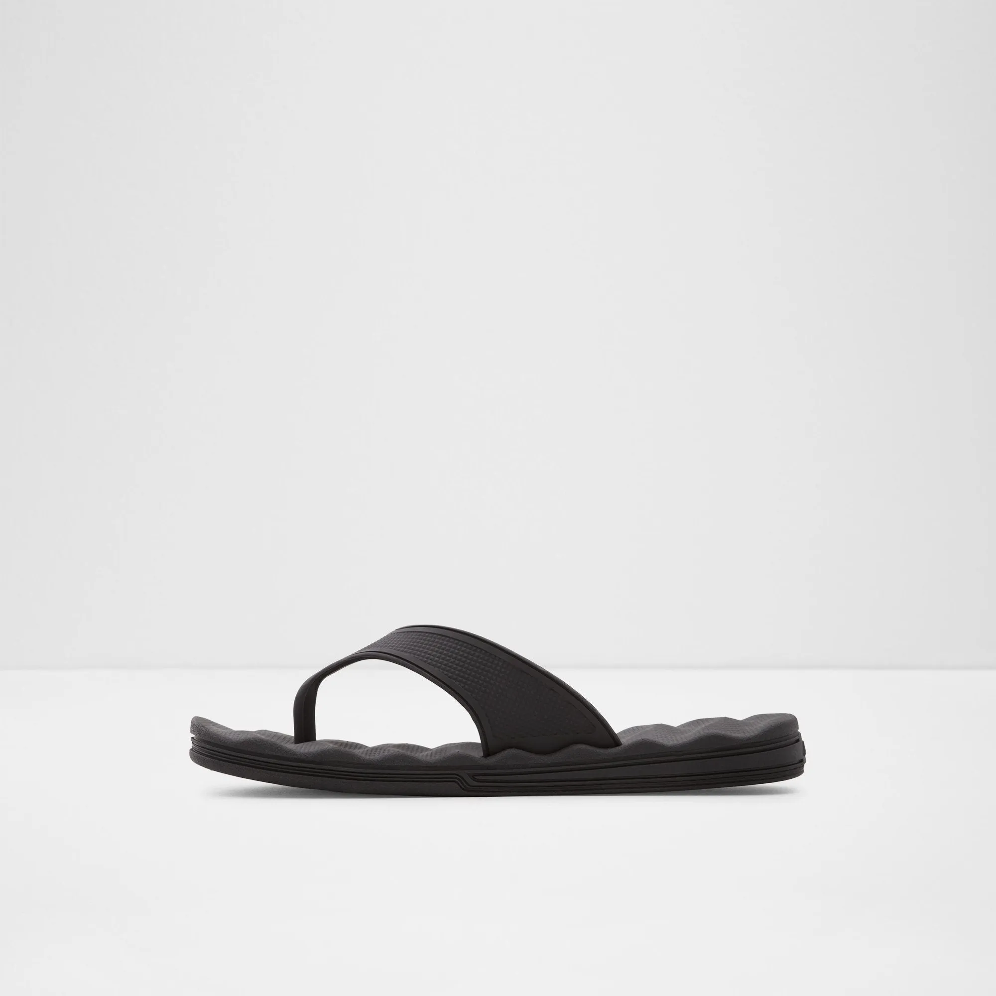 Haciendo Thong Sandals