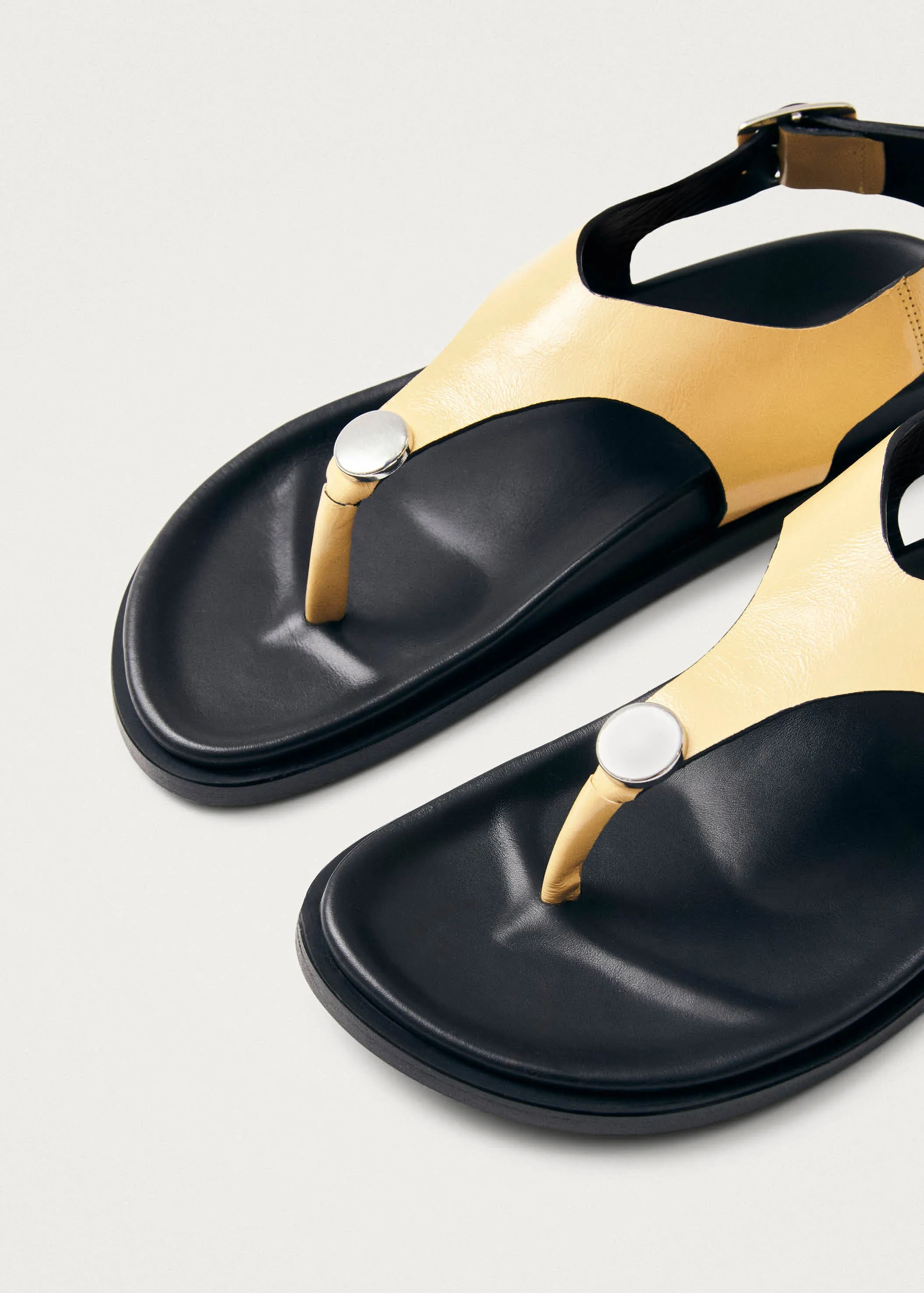 Harbor Onix Vanilla Leather Sandals