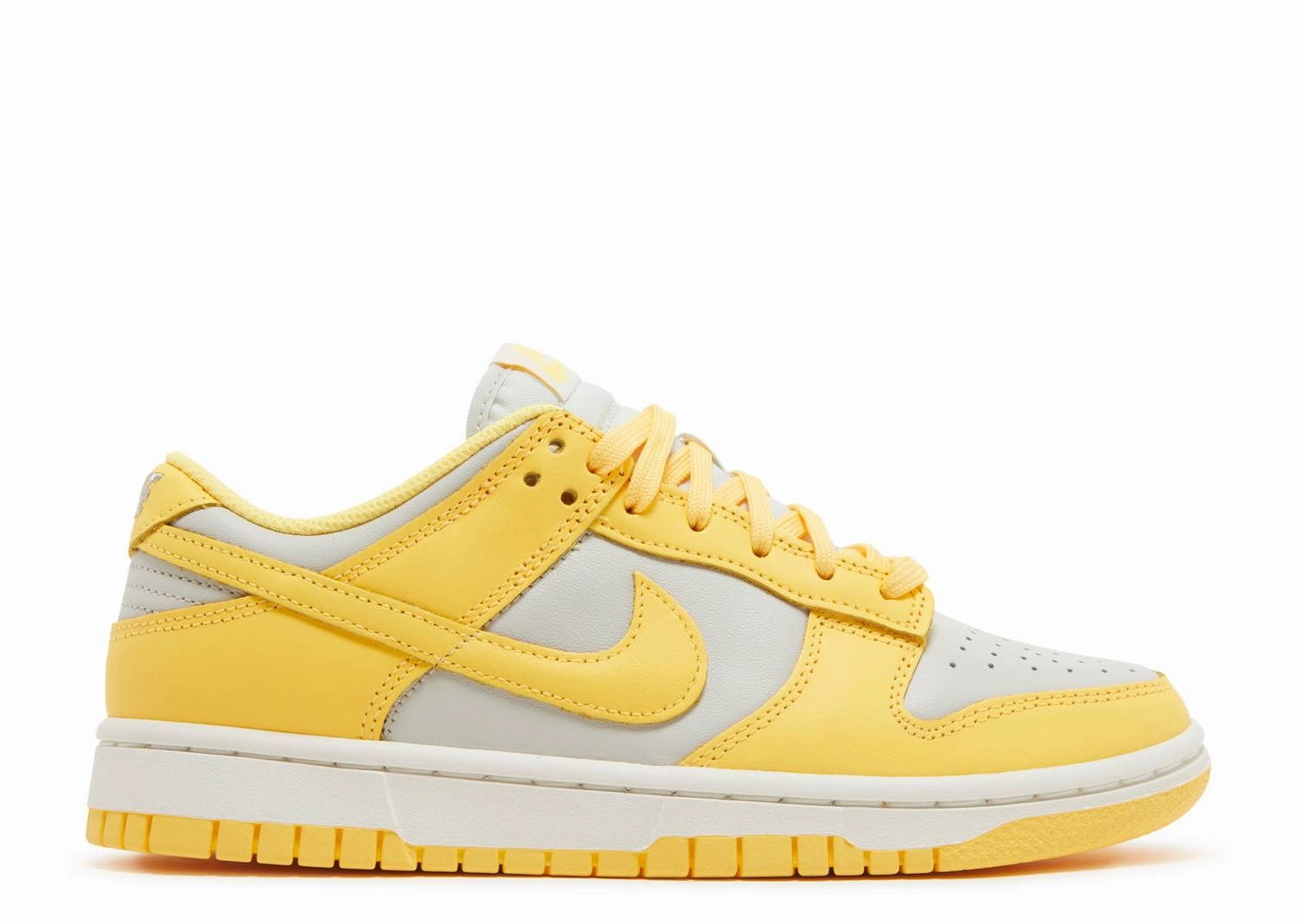 running in a desert area Wmns Nike Dunk Low "Citron Pulse" (Wilmington Location)