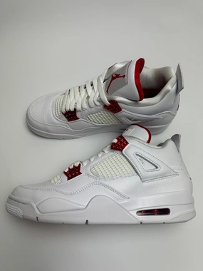 Air Jordan 4 "Metallic Red" Sprint runner