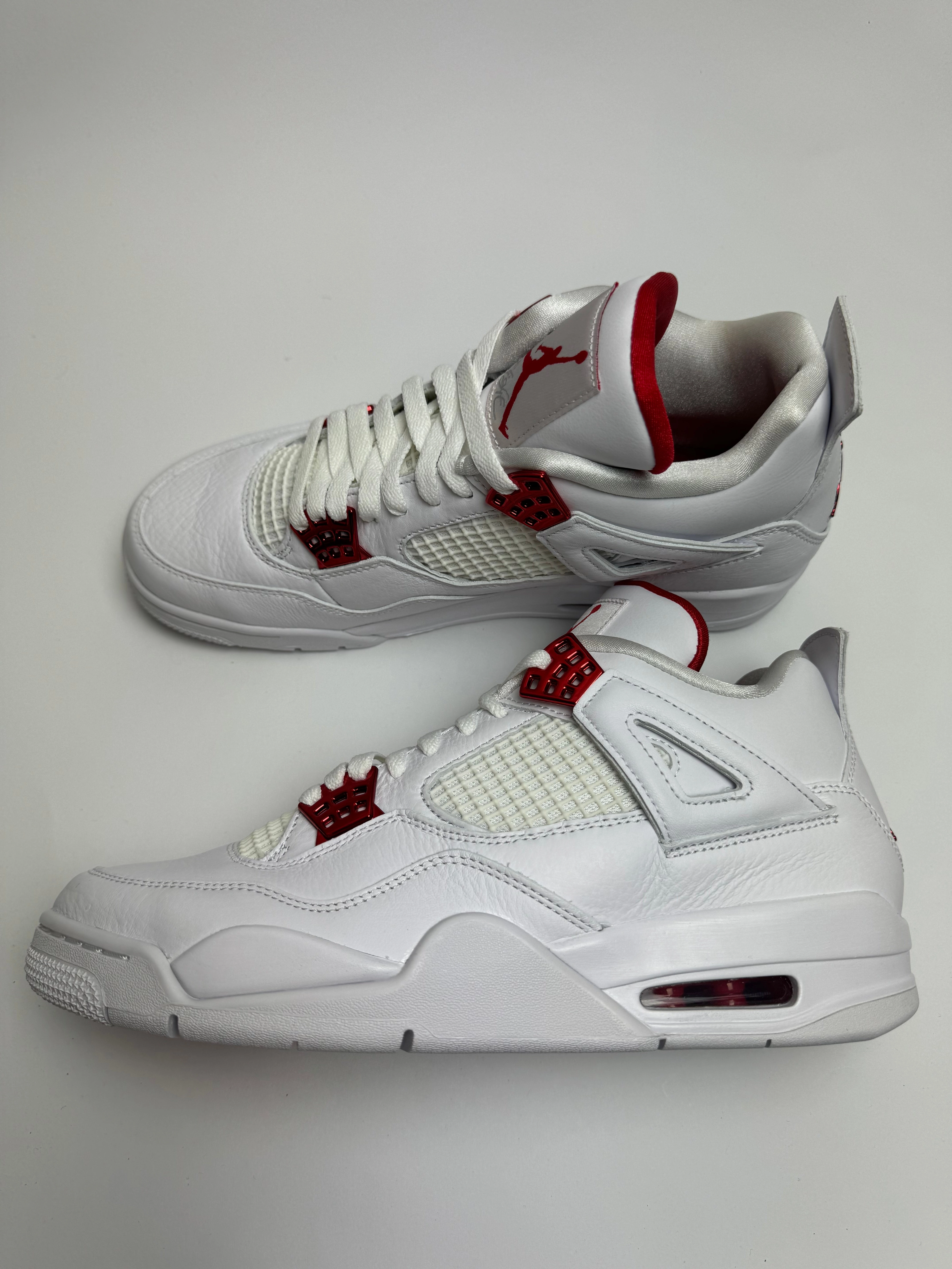Air Jordan 4 "Metallic Red" Sprint runner