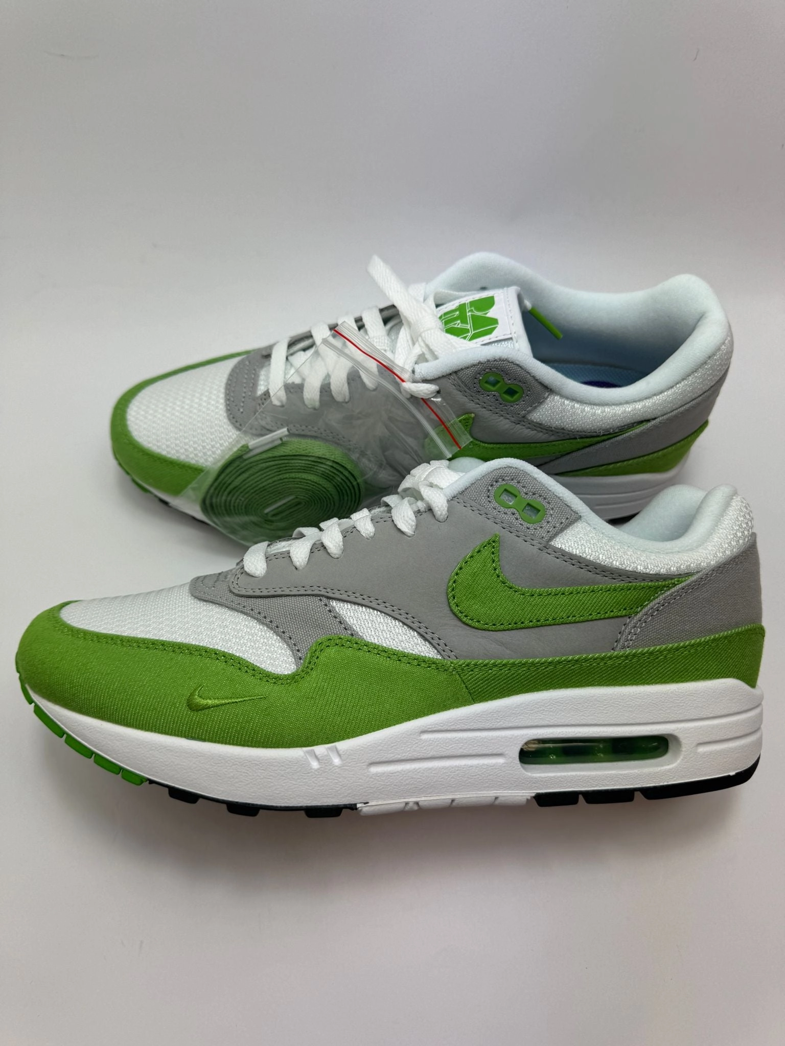 Nike Air Max 1 Patta 20th Anniversary Chlorophyll Sneaker ?C rechte Seitenansicht in gr??n und wei???