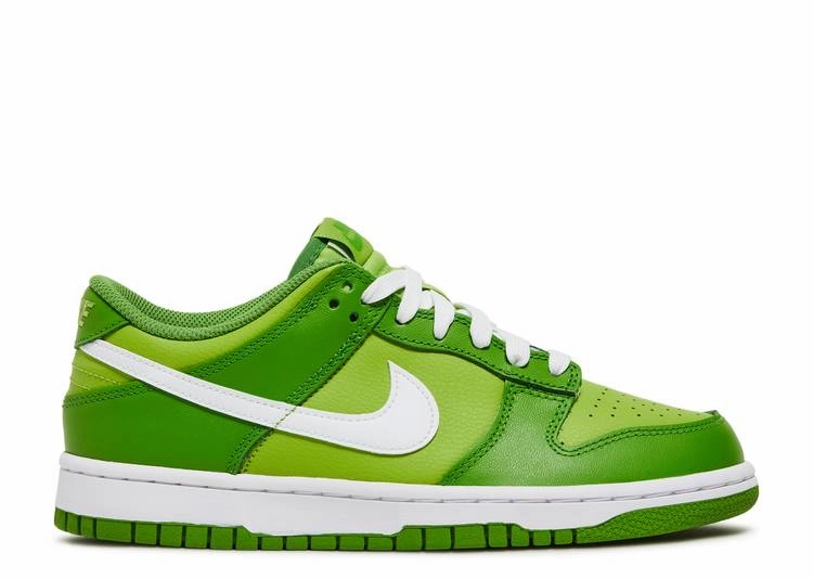 Nike Dunk Low Chlorophyll (GS) running on the treadmill