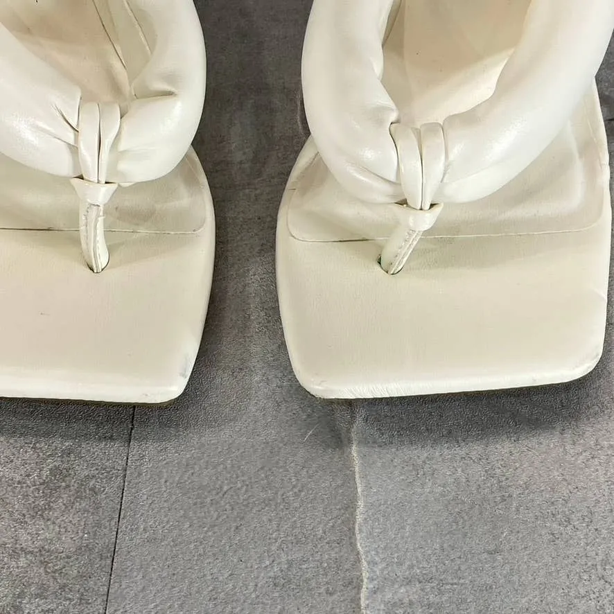INC INTERNATIONAL CONCEPTS Women's White Smooth Sagee Thong Dress Sandals SZ 5