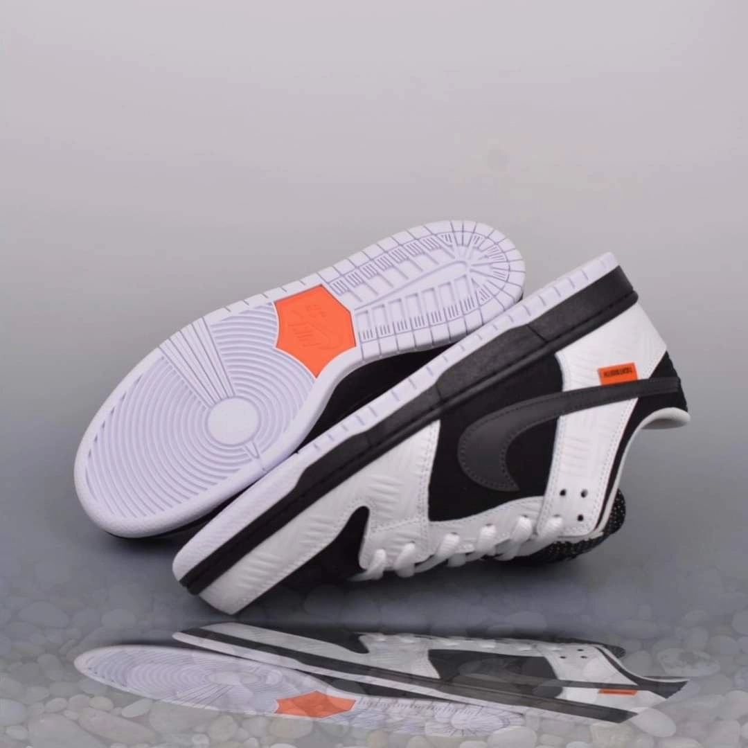 Generic Nike SB Dunk Low TIGHTBOOTH