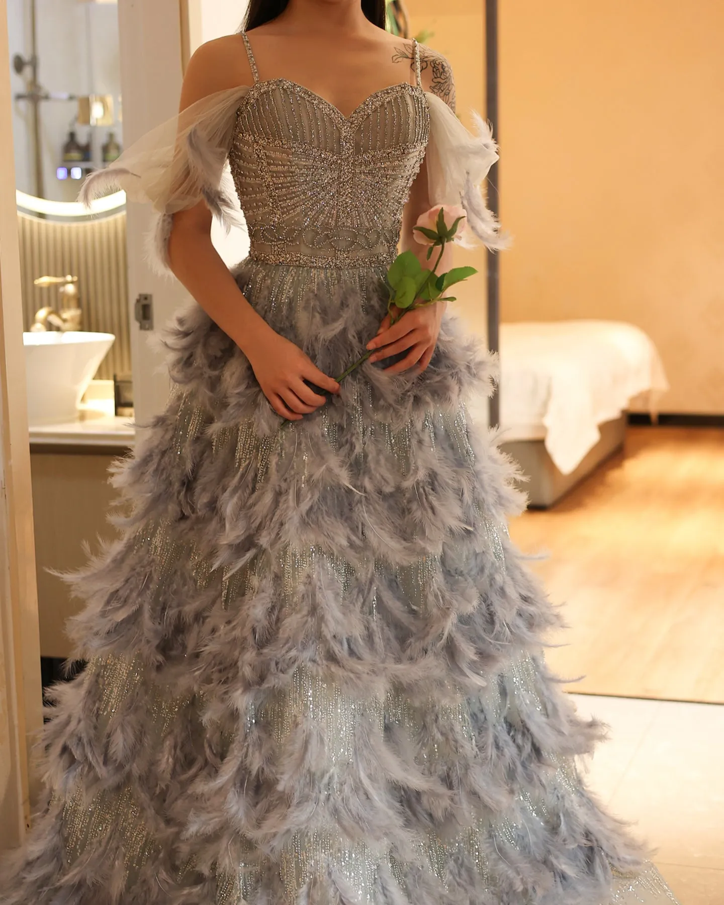 Luxury Silver Gray Feathers Evening Dress SS530