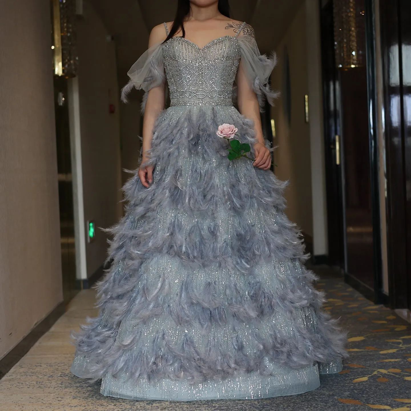 Luxury Silver Gray Feathers Evening Dress SS530