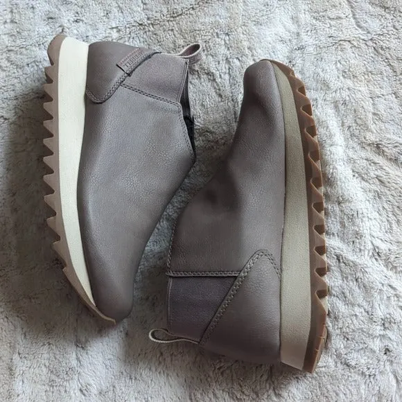 Merrell Beige Grey Leather ALPINE CHELSEA Falcon Boots Women's Shoes Size 8M