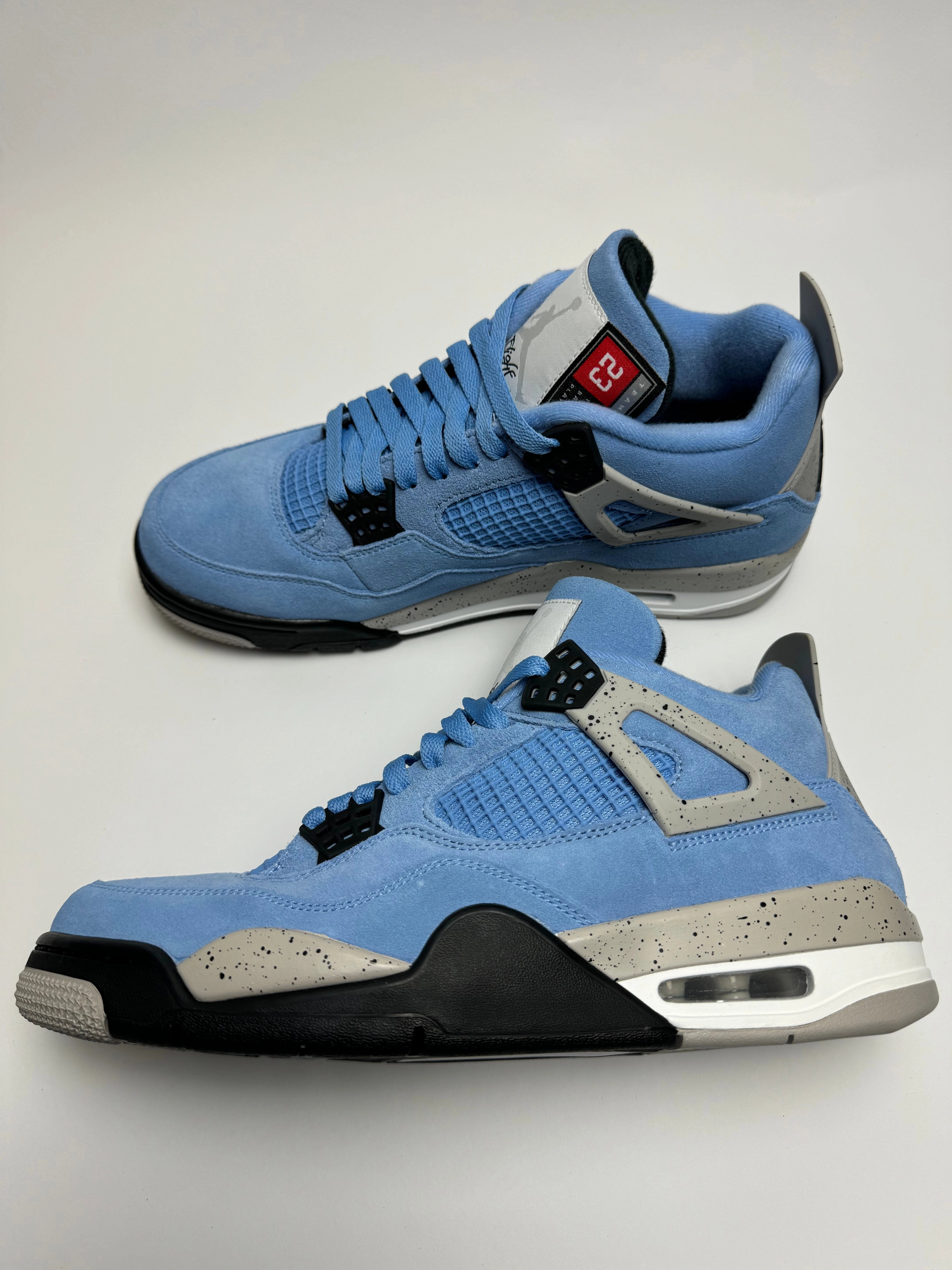 Firmness Air Jordan 4 "University Blue"