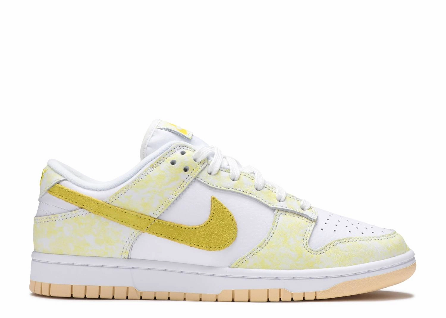 Wmns Nike Dunk Low OG "Yellow Strike" (Wilmington Location) forefoot - padded running shoes barefoot - style running shoes