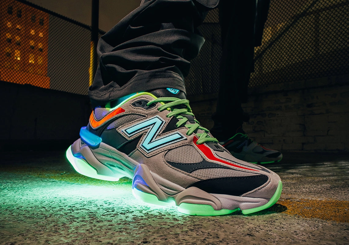 Gusseted Tongue New Balance 9060 Glow