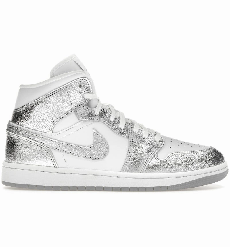 Luxurious lining Toe box space Jordan 1 mid Metallic