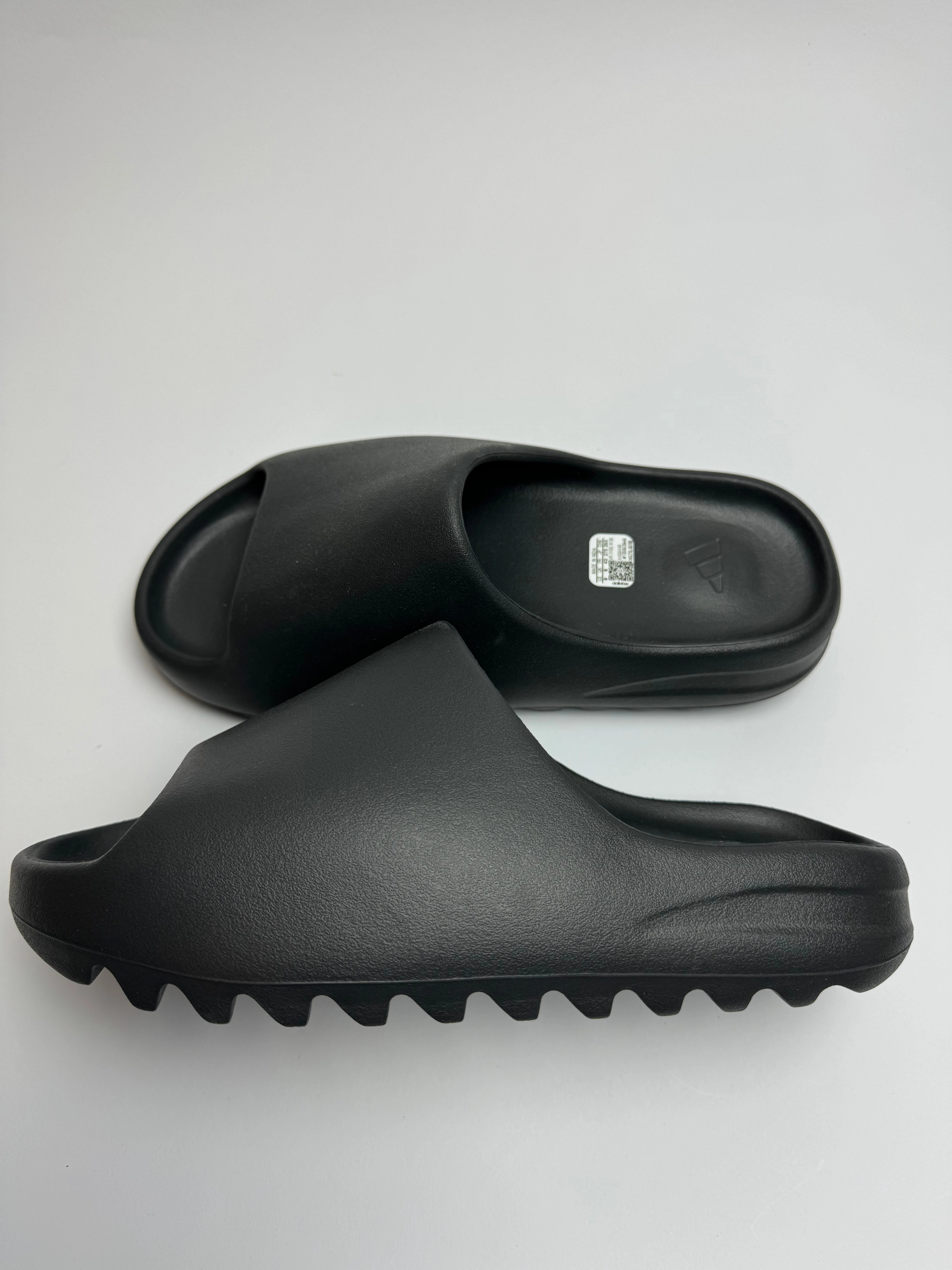 Yeezy Slides "Onyx" Orange Pop