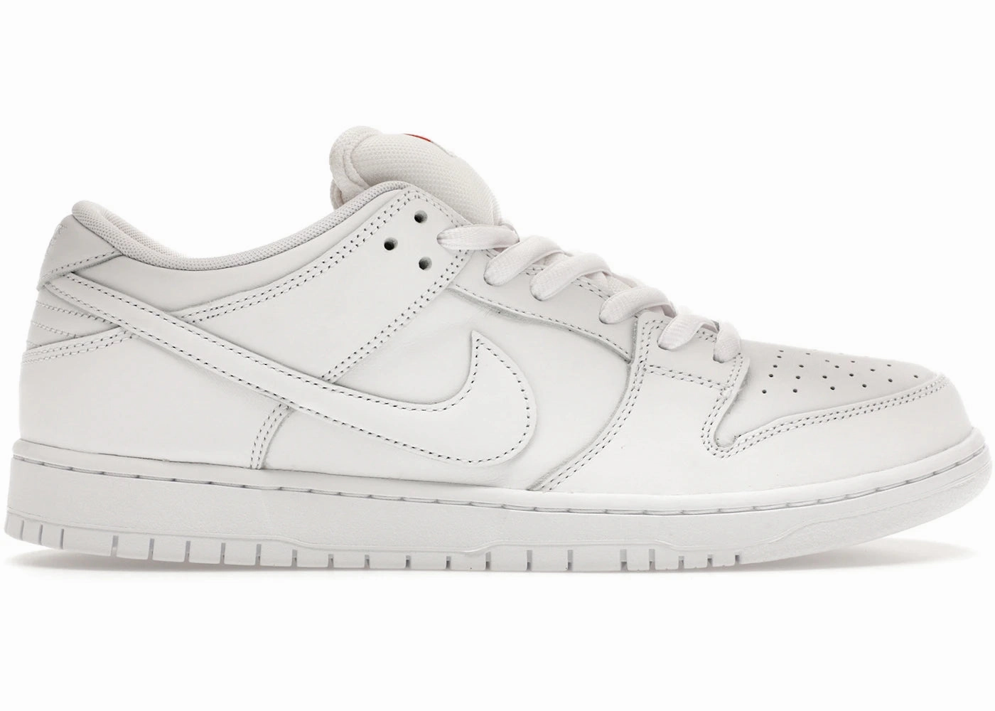 Nike SB Dunk Low ProTriple White reflective details shoes