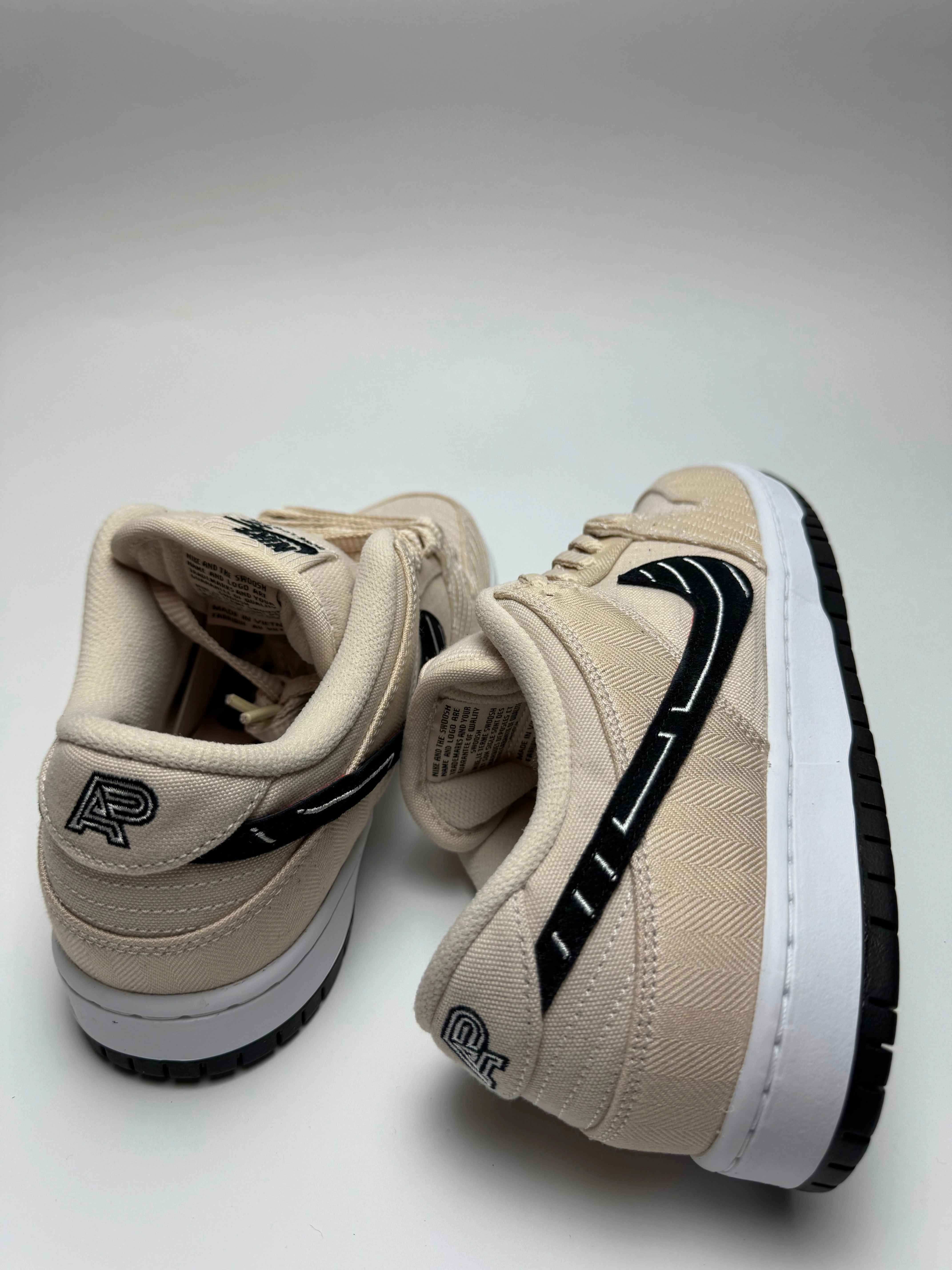 Foot Support glass - fiber - reinforced shoes Nike SB Dunk Low "Albino & Preto"