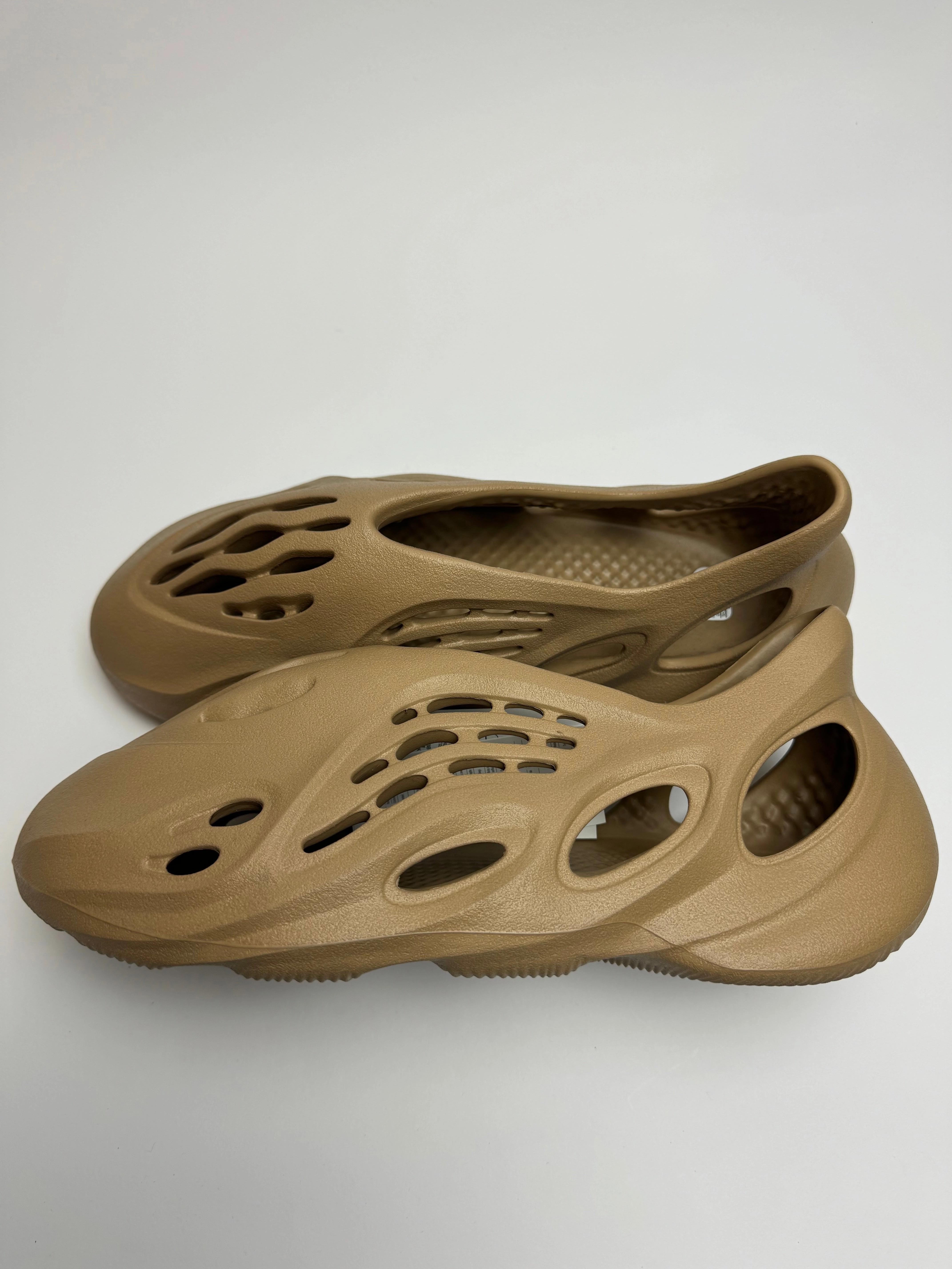 Yeezy Foam RNNR "Clay Taupe" Beach Ready Customizable Straps