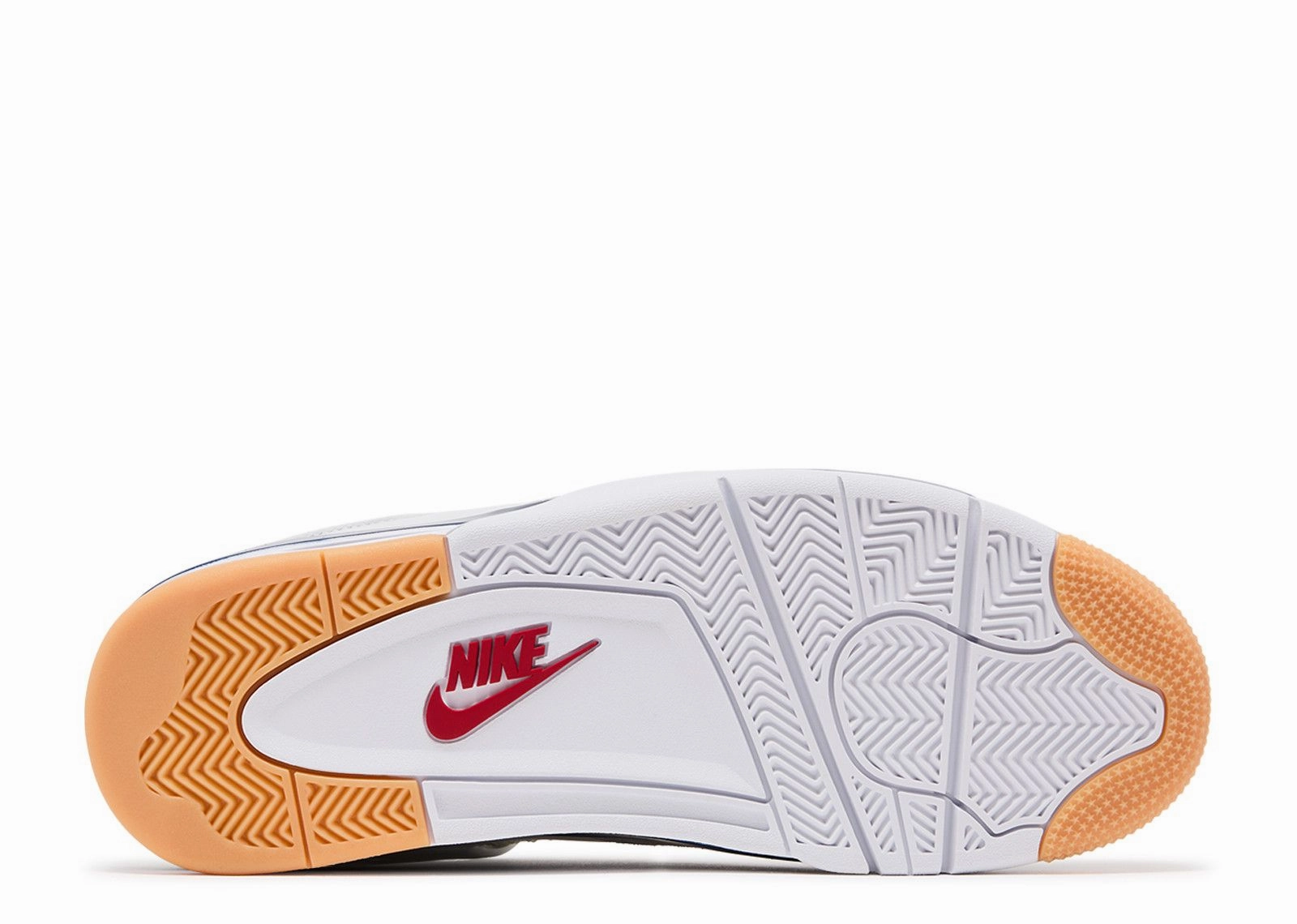 SB x Air Jordan 4 Retro SP "Navy" running in summer