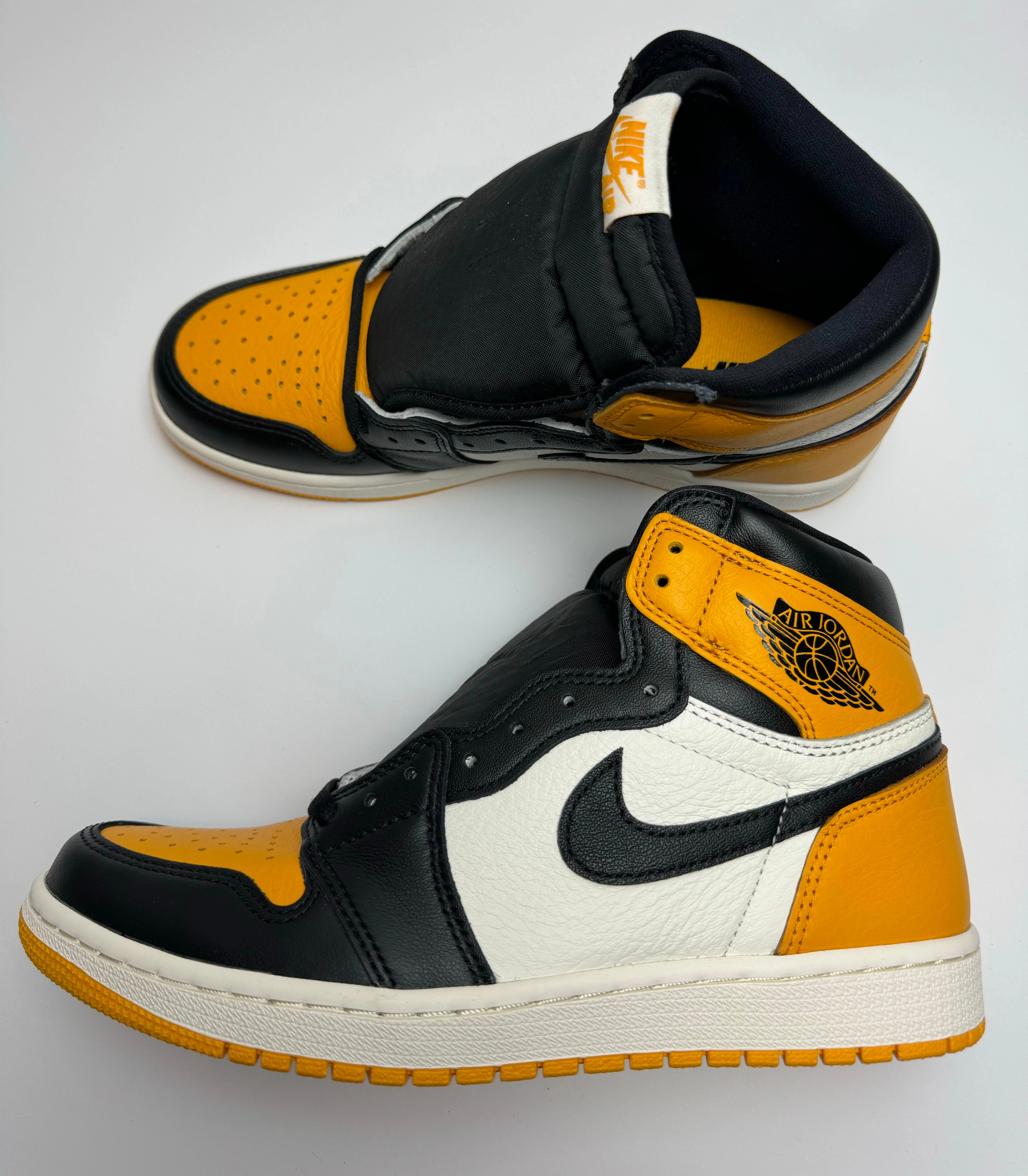 Anti Slip Tread Pattern Modern Look Air Jordan 1 High OG "Yellow Toe"