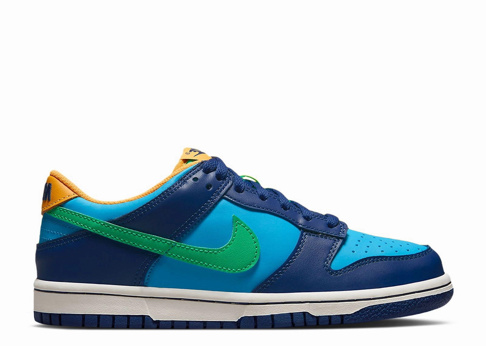 running with a smooth outsole core - training Nike Dunk Low GS "All Star 2023" (Myrtle Beach Location)