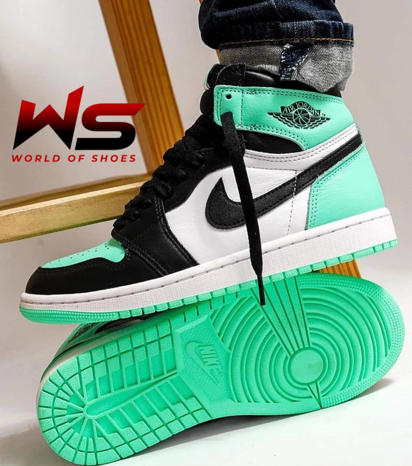 Jordan 1 Retro High OG Green Glow Smooth Form