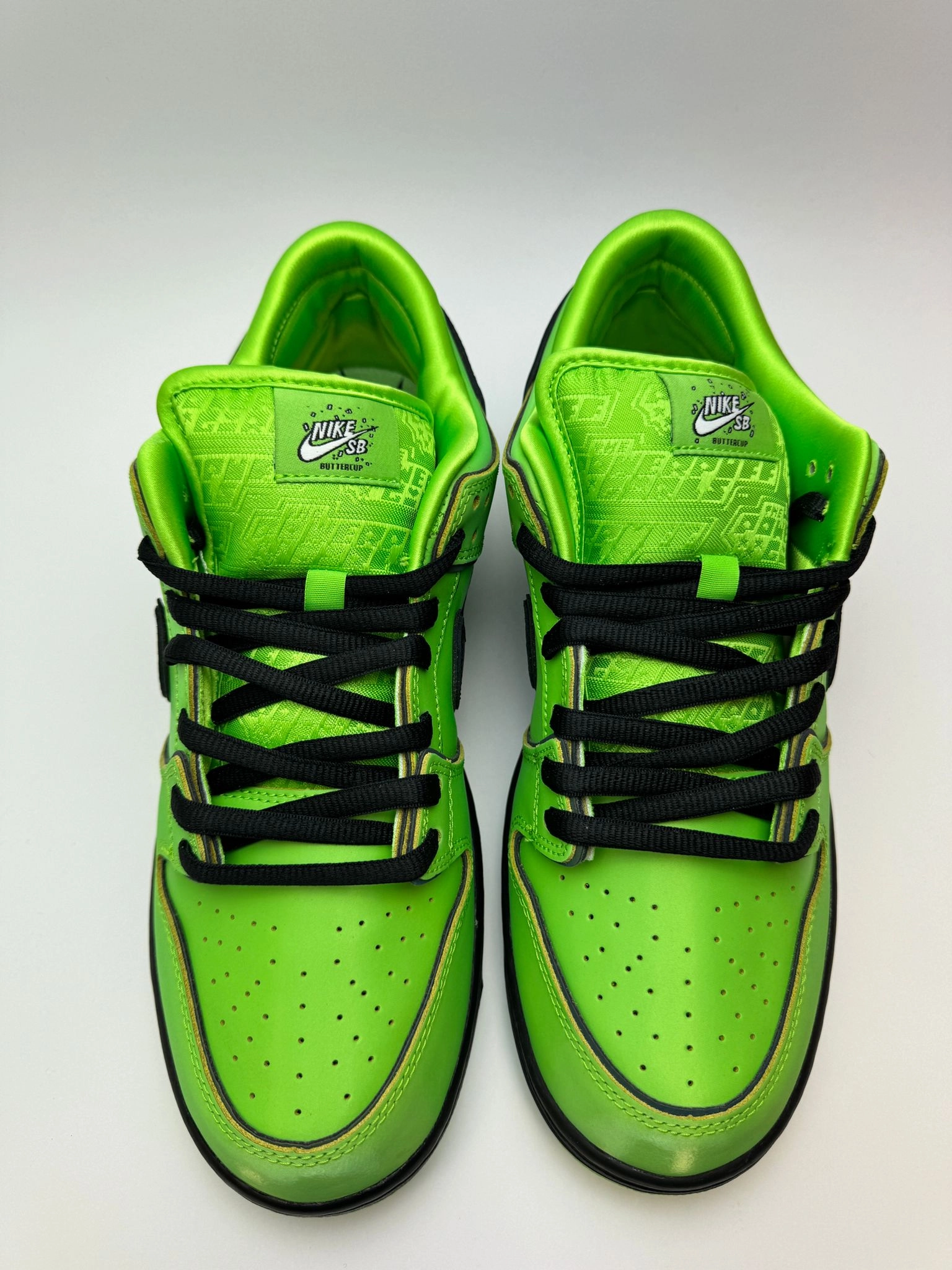 running in flat terrain shoes Nike SB Dunk Low "The Powerpuff Girls Buttercup"