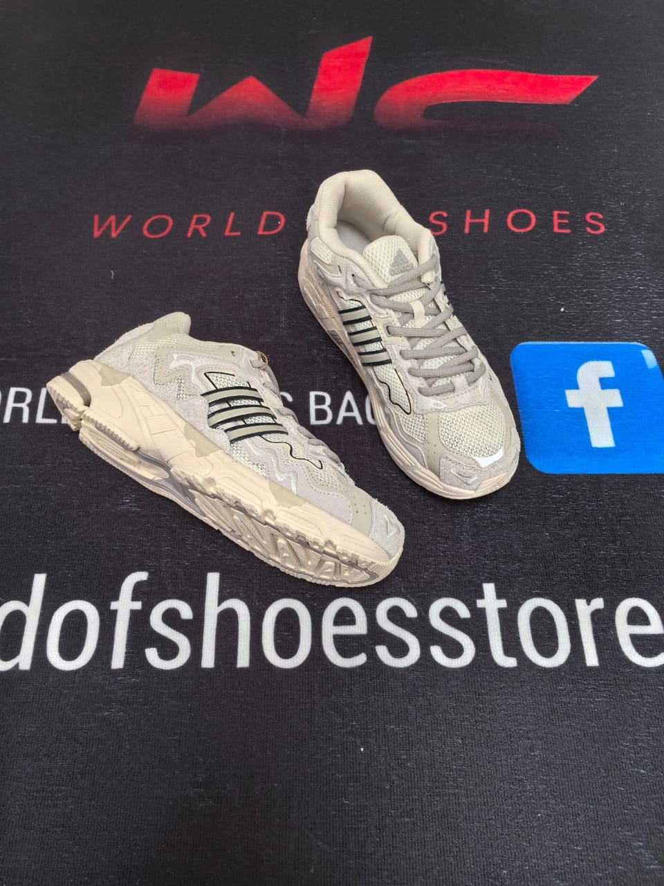 HeelCushion Bad Bunny adidas Response CL Wonder White