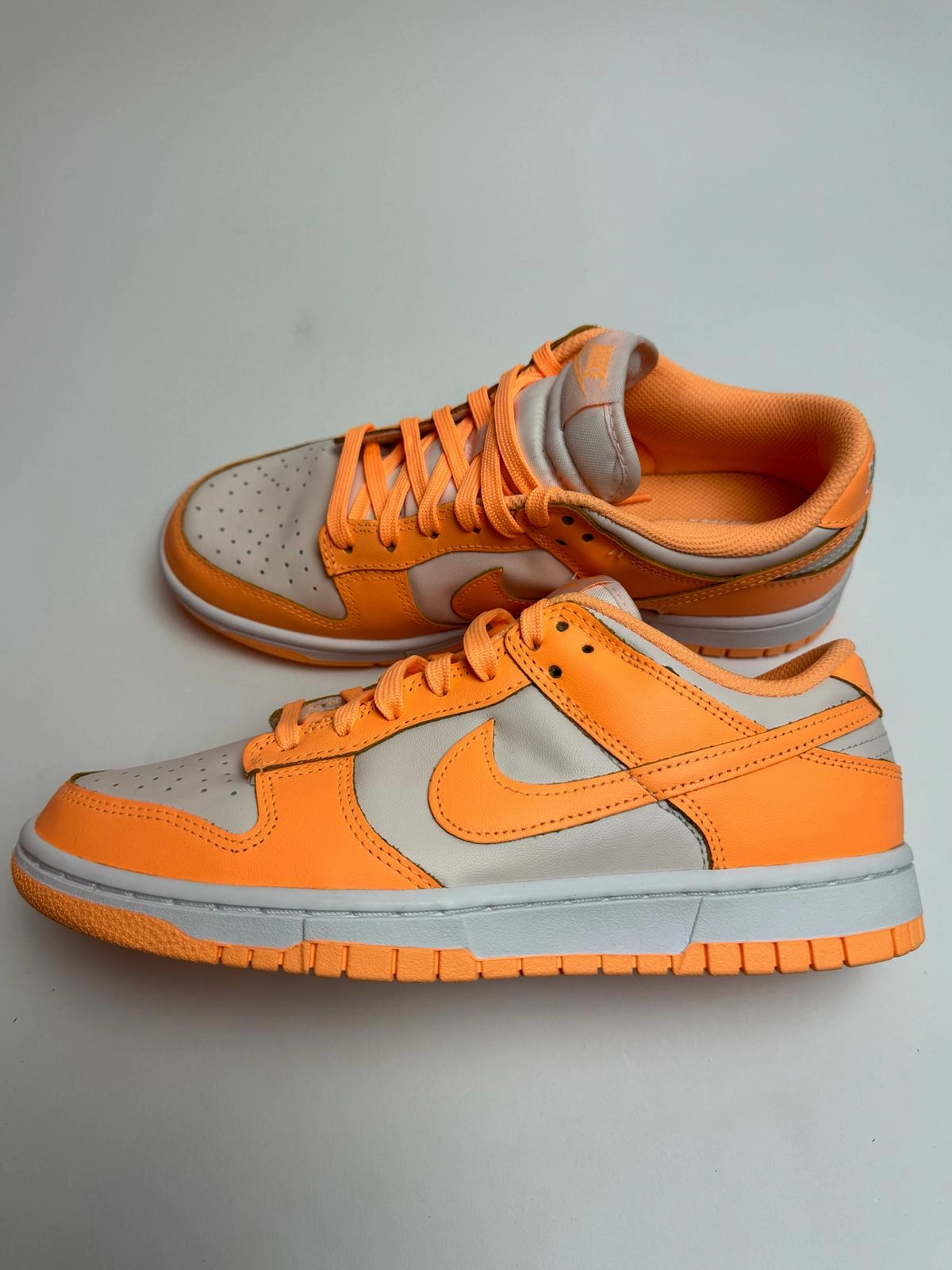 half - marathon - specific shoes nylon plate Nike Dunk Low "Peach Cream"