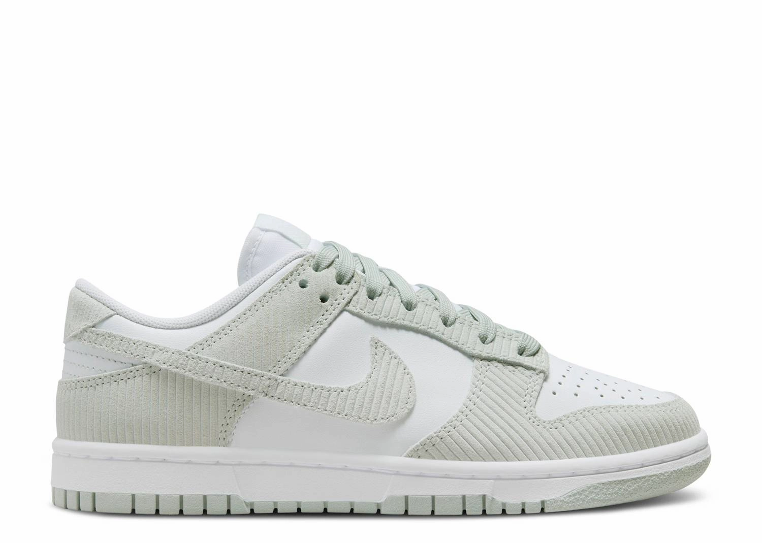 Wide Wmns Nike Dunk Low "Light Silver Corduroy" (Wilmington Location)