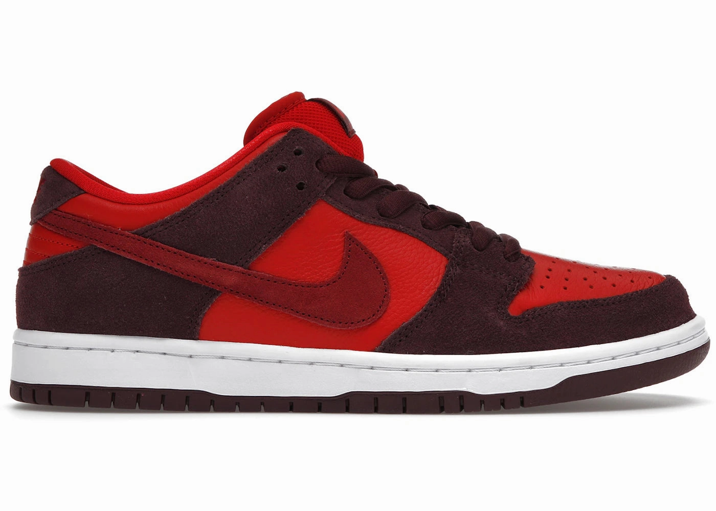leather - upper - feature shoes beach - runner Nike SB Dunk Low Cherry