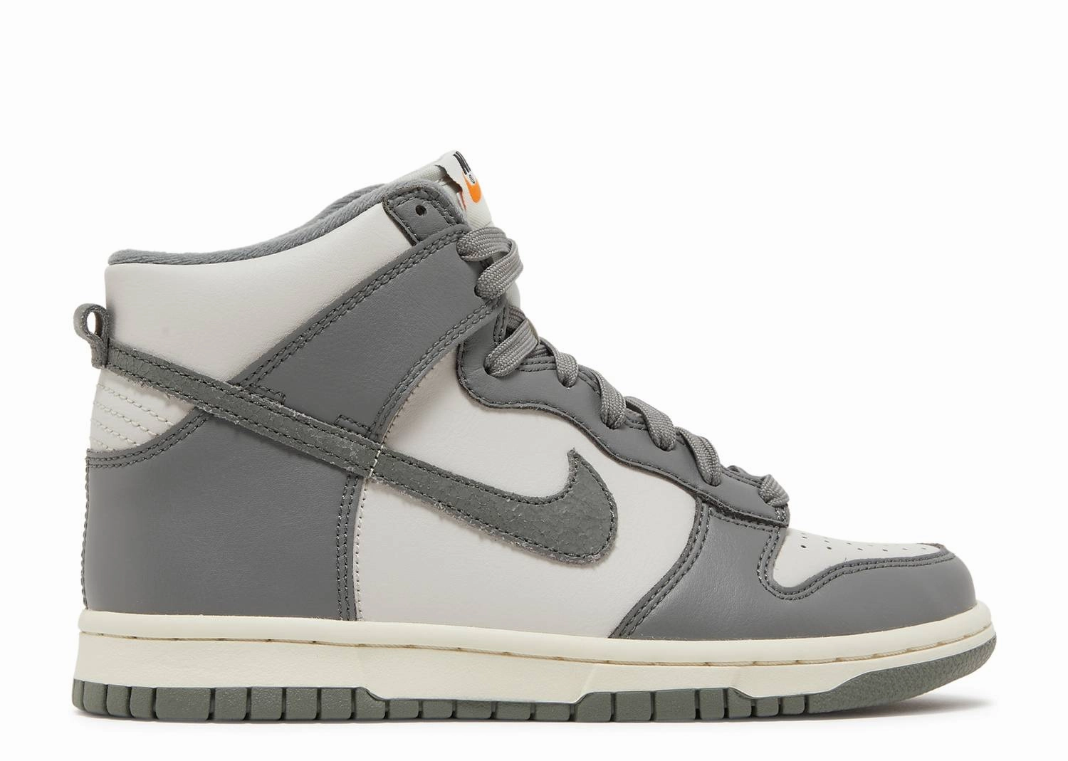 Comfort Lining Fast Running Nike Dunk High SE GS "Two Tone Grey" (Wilmington Location)