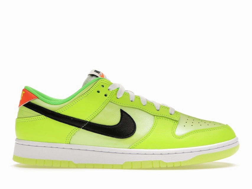 Nike Dunk Low SE Splash Volt running in a cave area shoes scratch - resistant - finish - toughness shoes