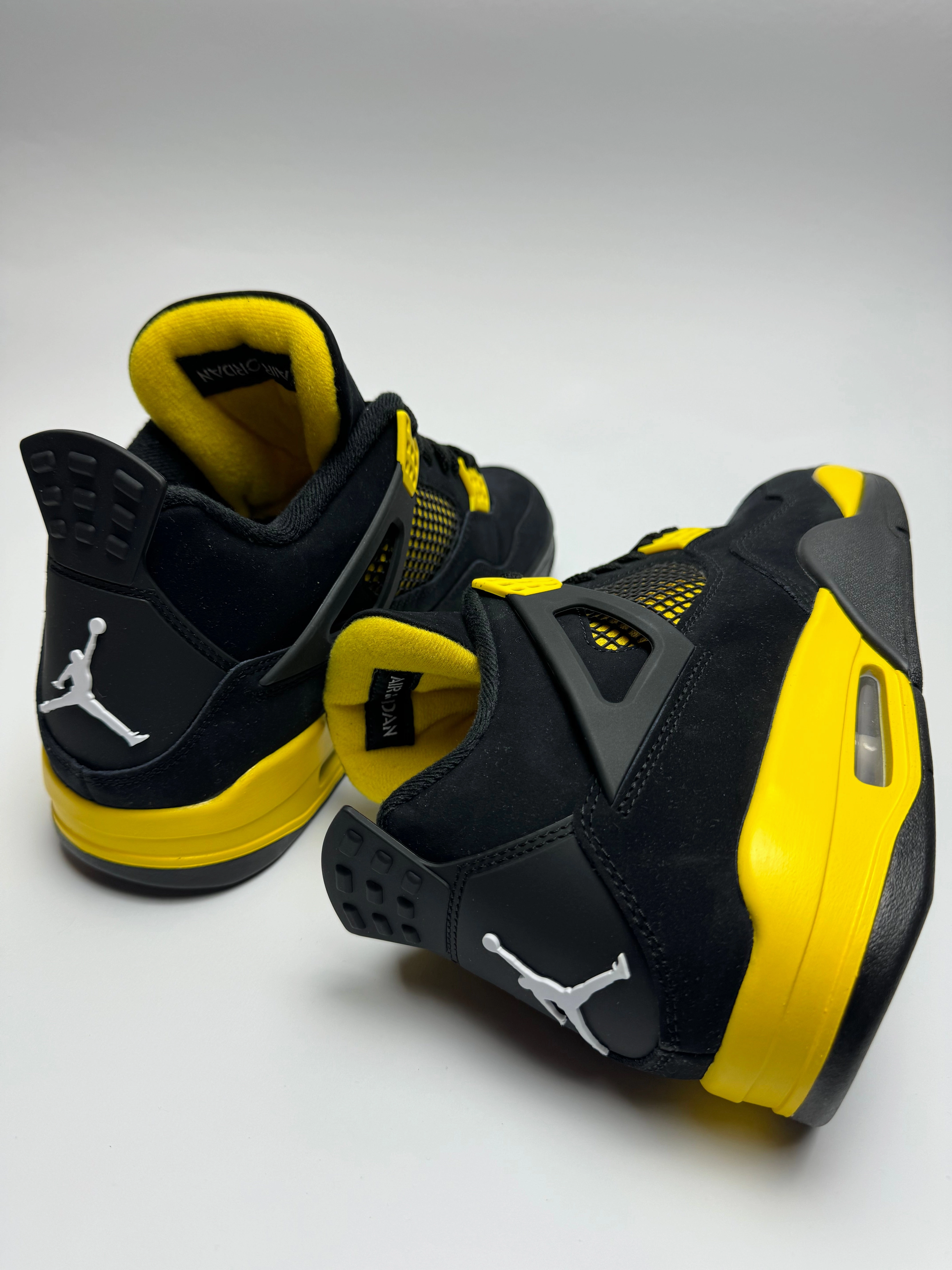 sports events Air Jordan 4 "Thunder"