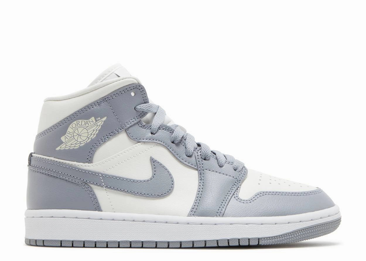 Jordan 1 Mid Stealth (W) desert shoes