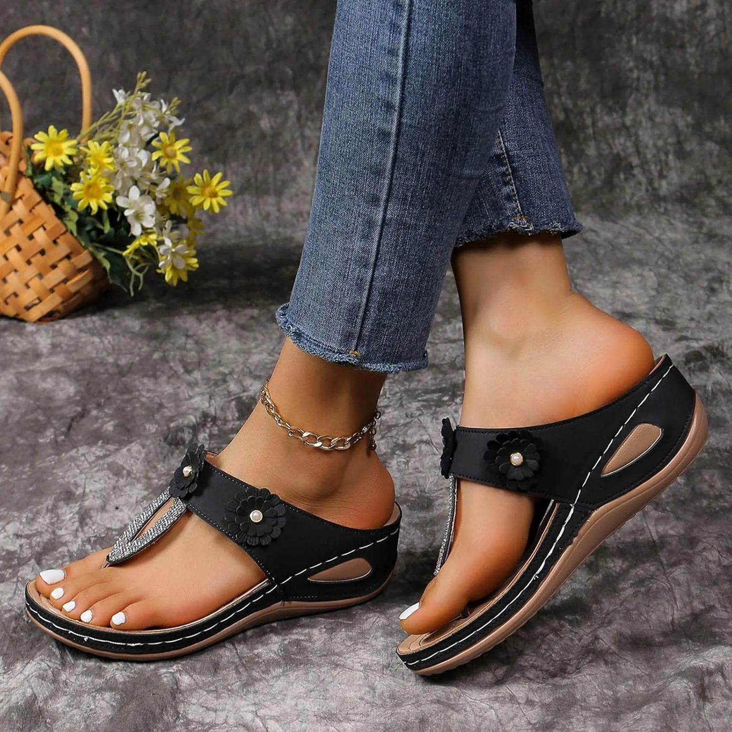 Spring And Summer Women's Thick Soled Sequined Flip Flops Wedge Heeled Fashionable Nine Shoes for Women Sandals