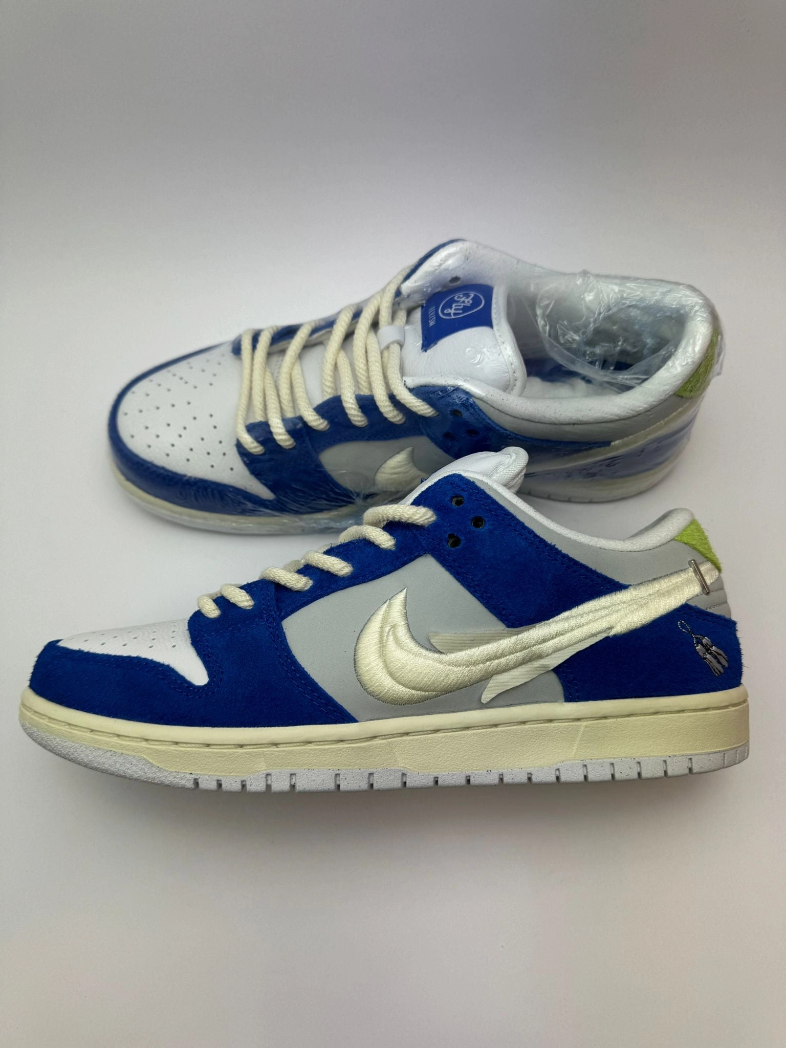 Sturdy Build running in the heat Nike SB Dunk Low Pro "Fly Streetwear Gardenia"