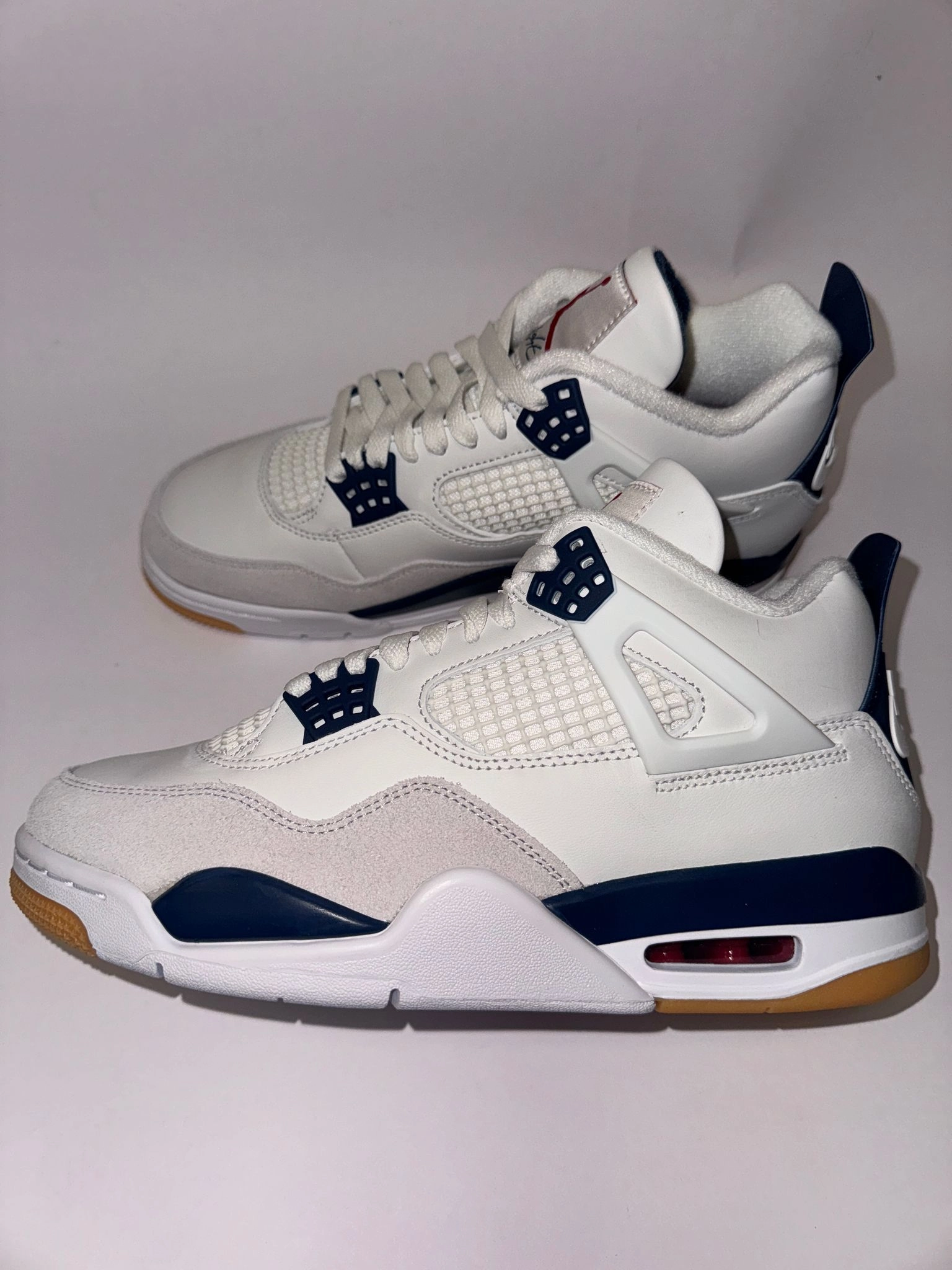 Jordan 4 Retro SB "Navy" Seasonal Buckle Closure