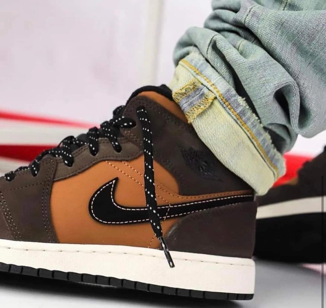 Jordan 1 Mid SE Dark Chocolate Ultra Responsive Durable Form